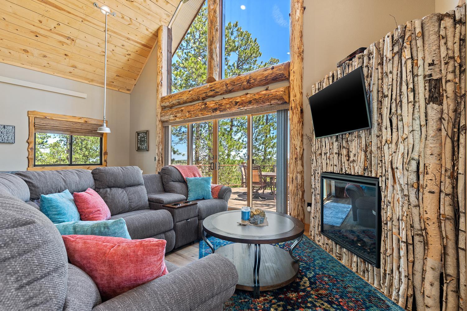 Gold Nugget Lodge Near Deadwood on 5 Wooded Acres! view 5