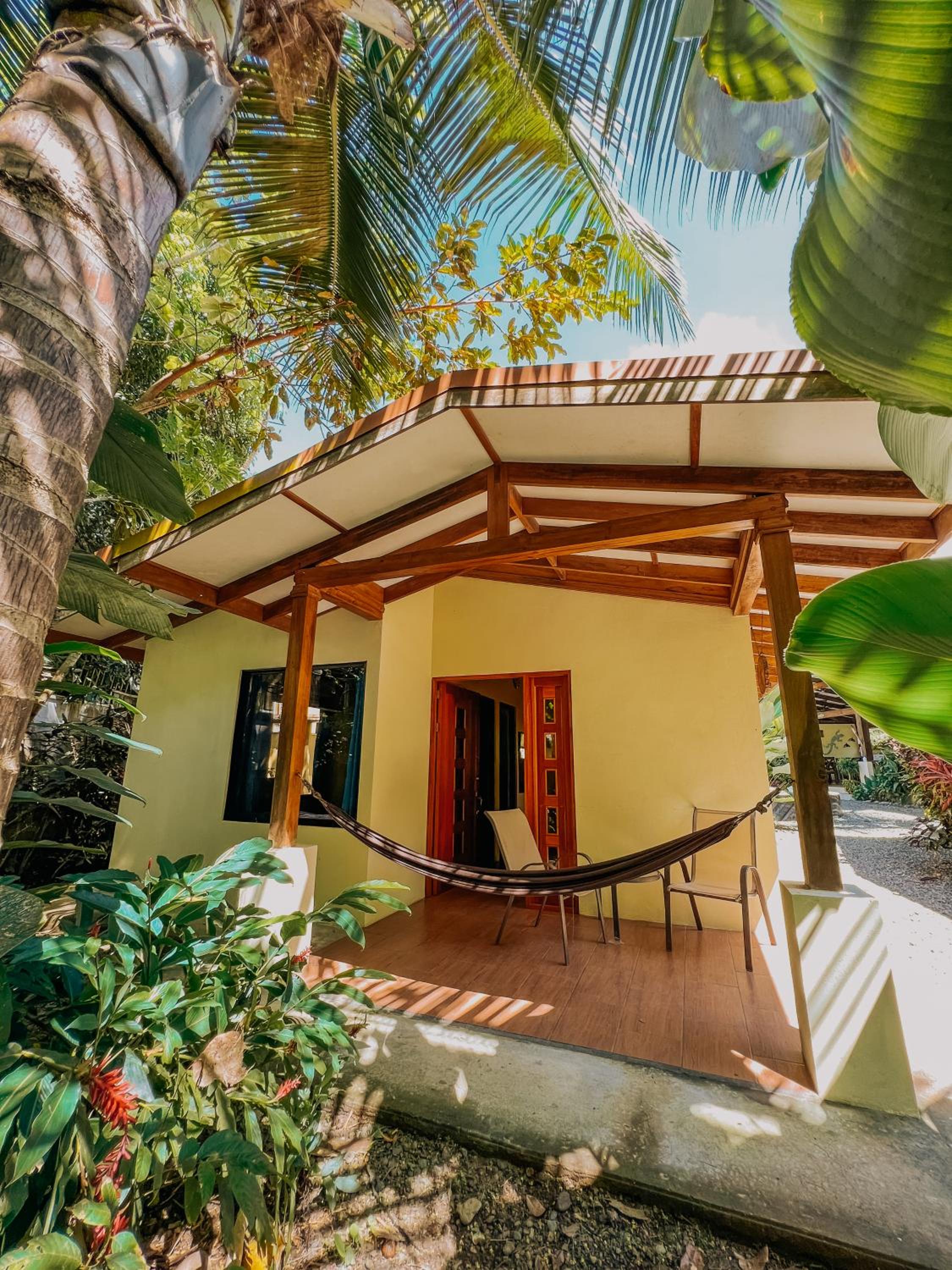 Hotel Tropical Beach - Image 1