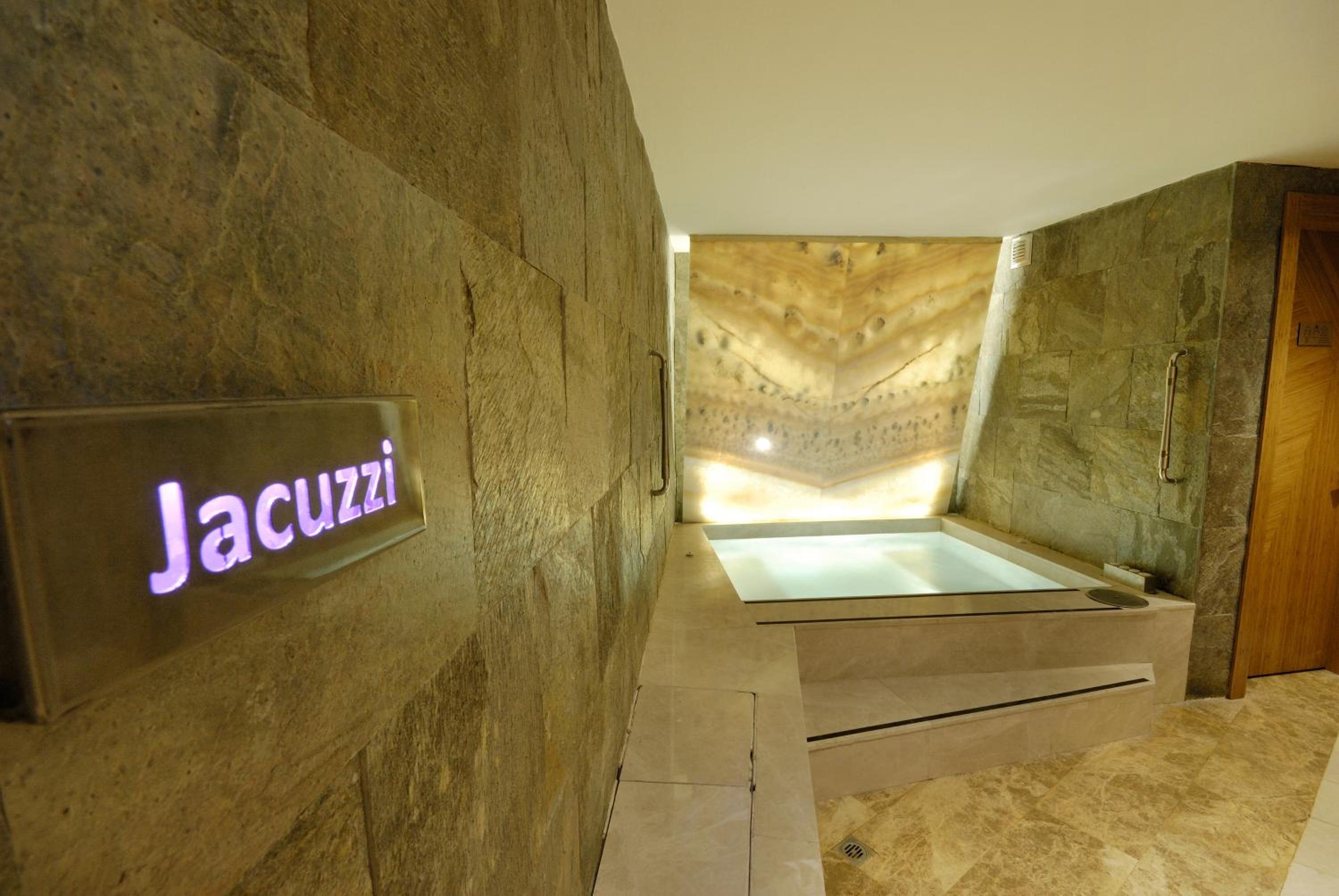 Tulip City Hotel - Image 45