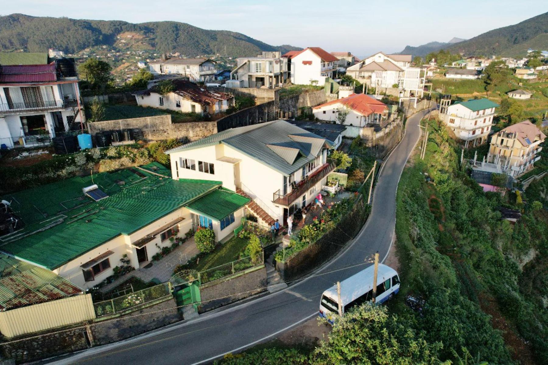 Gregory Hills