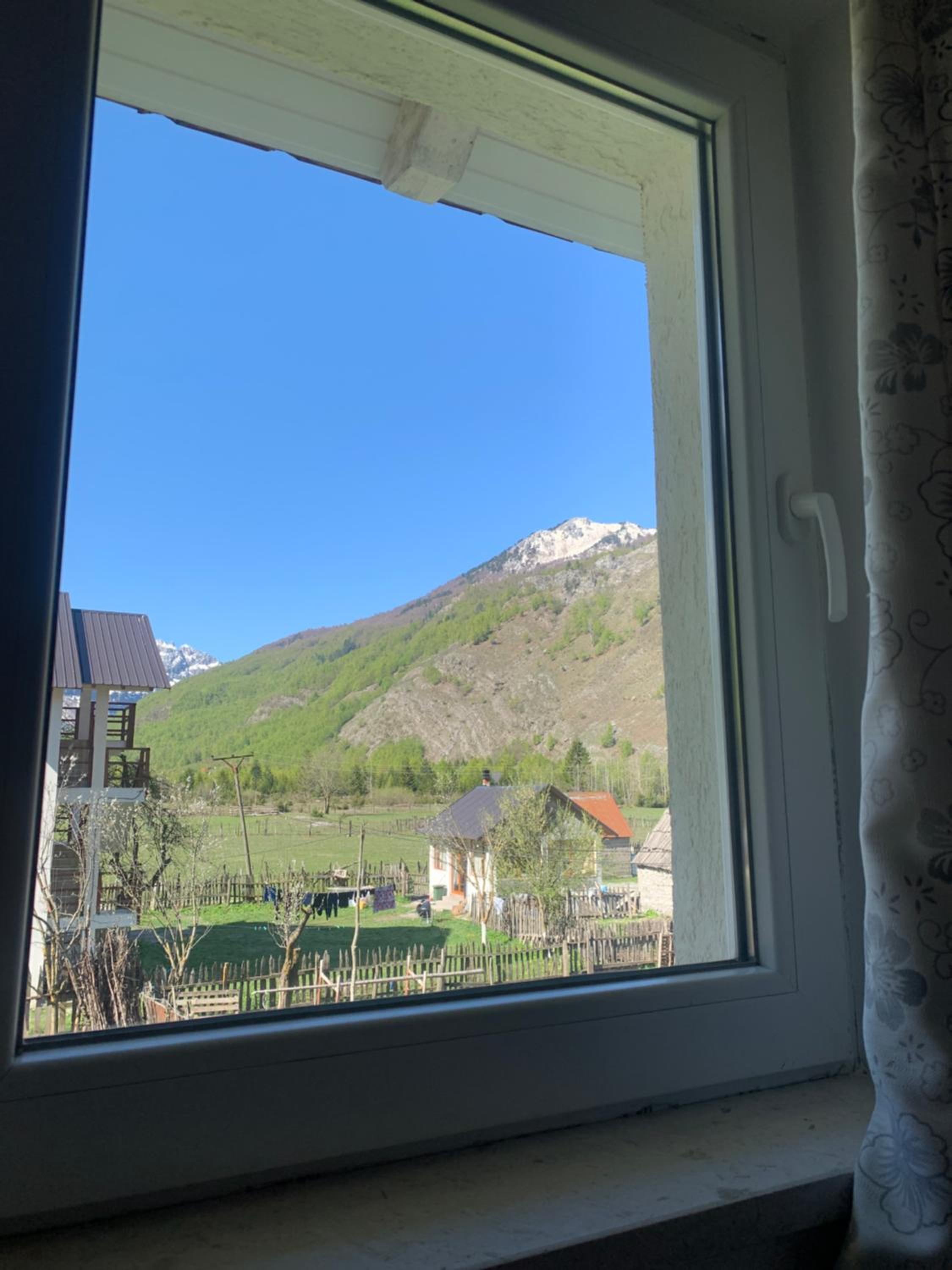 BUJTINA IZET SELIMAj