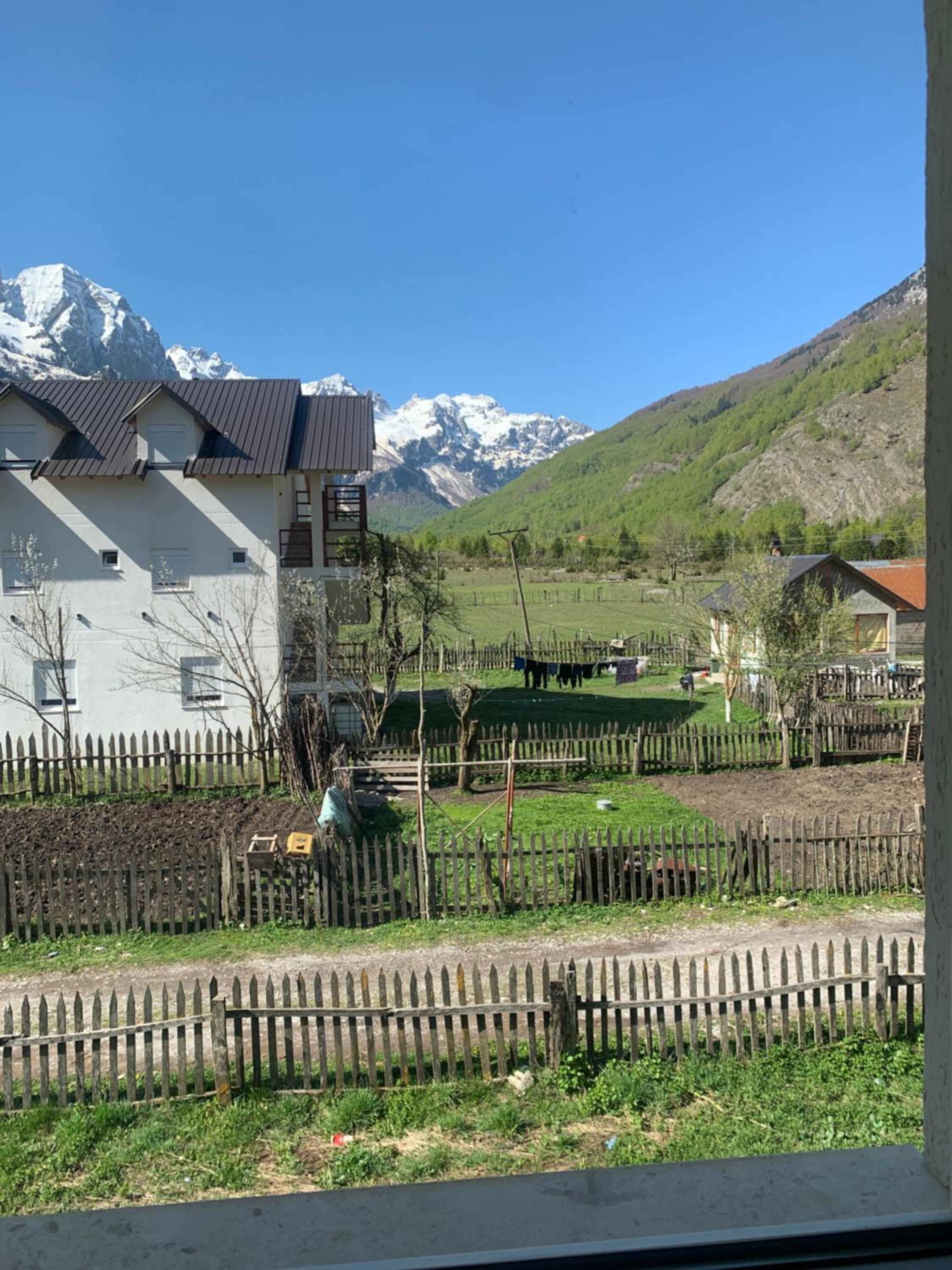 BUJTINA IZET SELIMAj