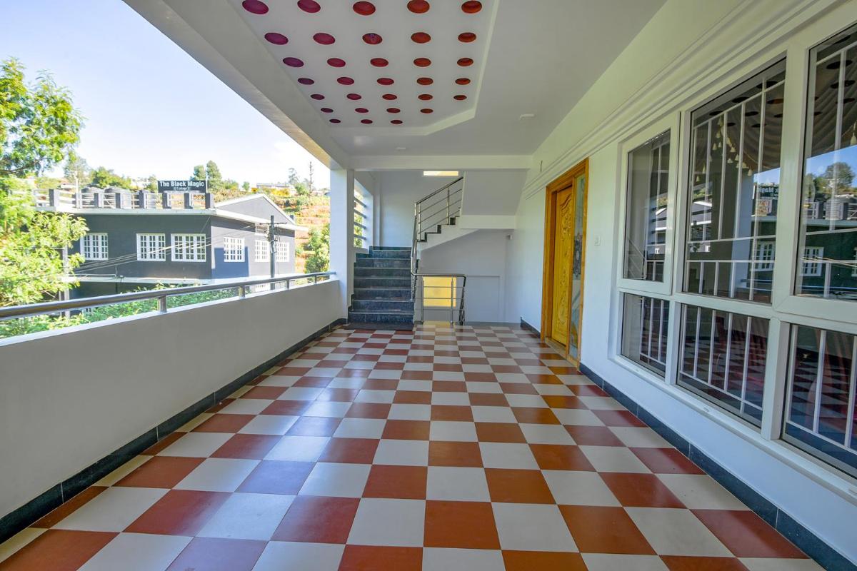 balcony