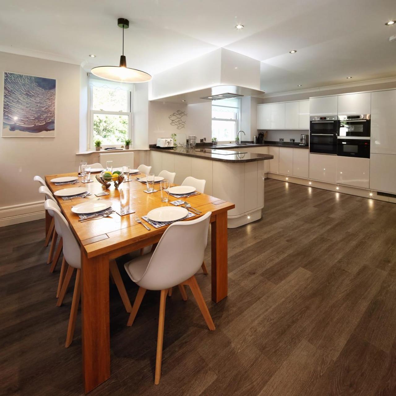 Torbay Rise sea side villa with family facilities view 4