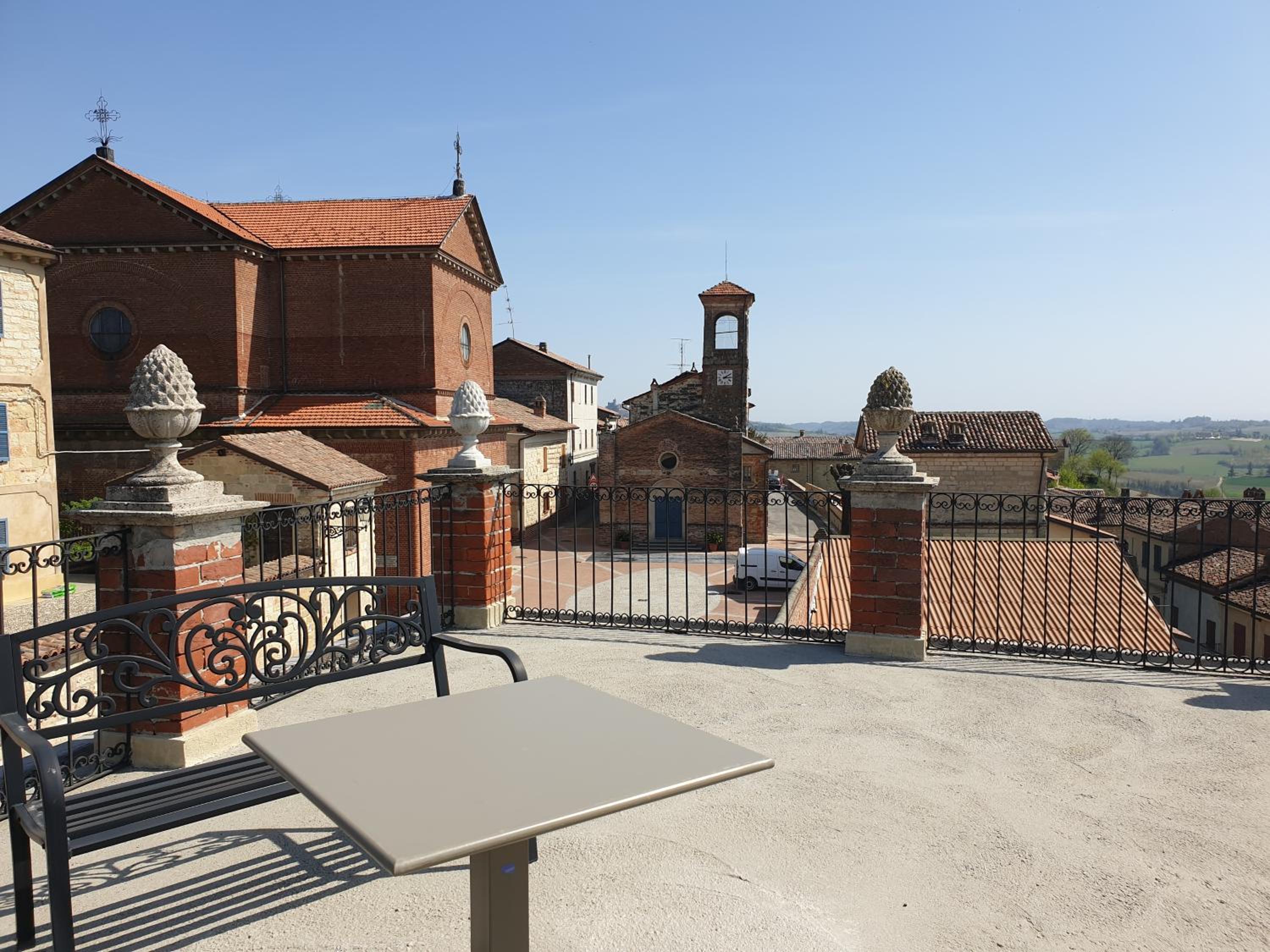 OLIVOLA APARTMENTS