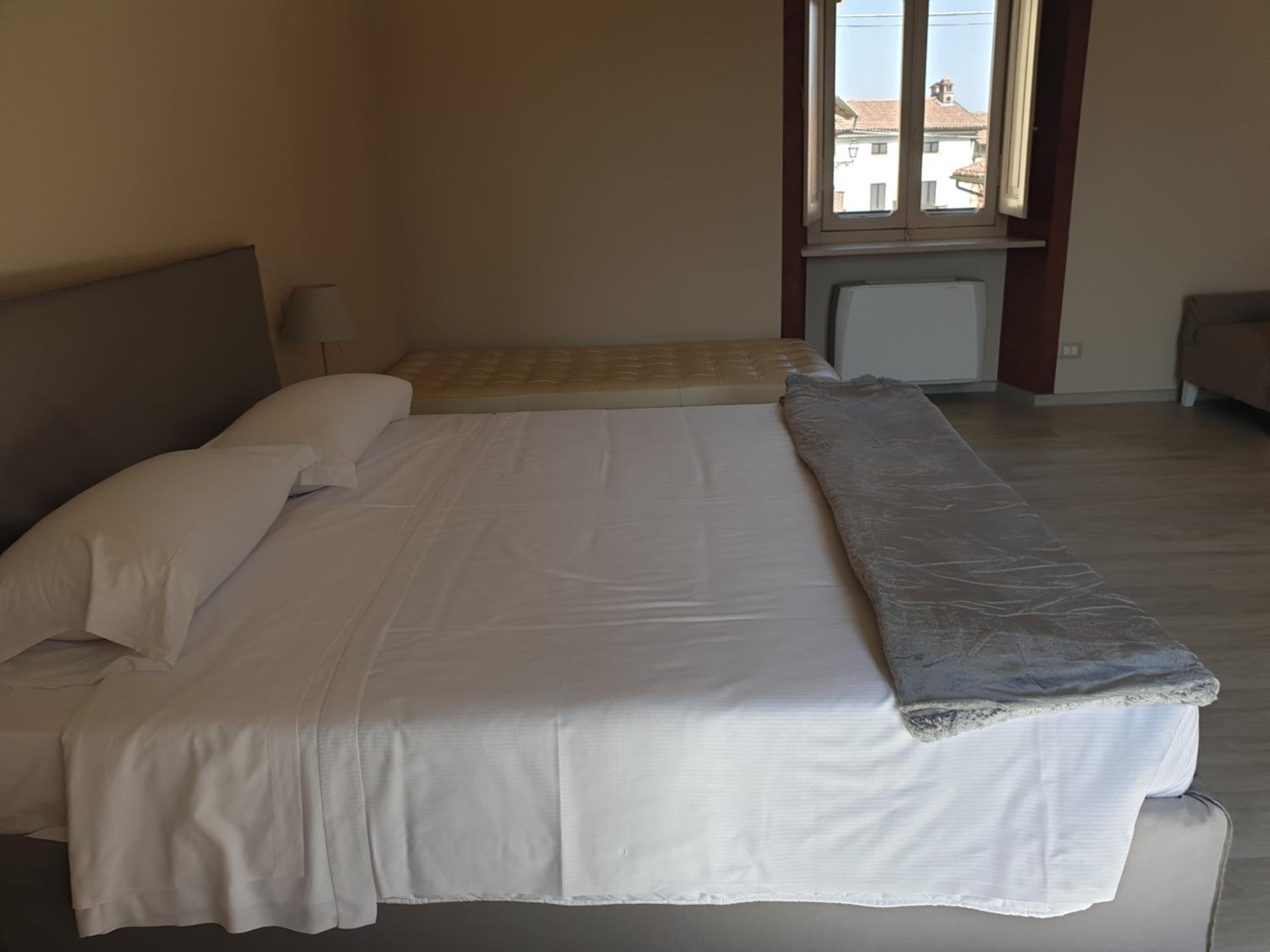 OLIVOLA APARTMENTS