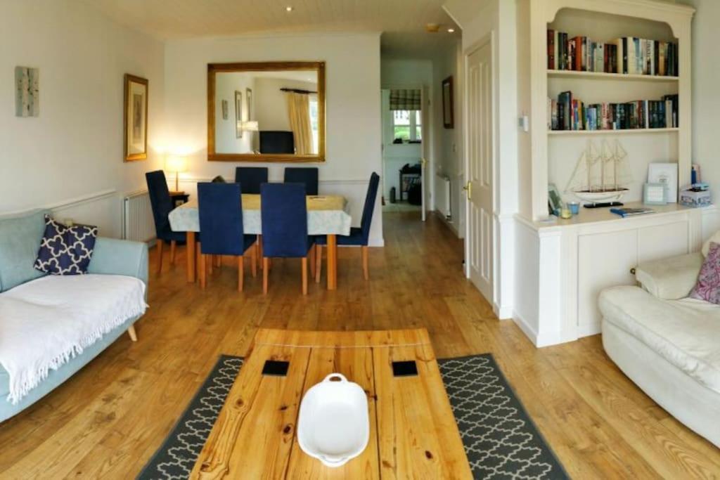 38 Windrush Lake view 5