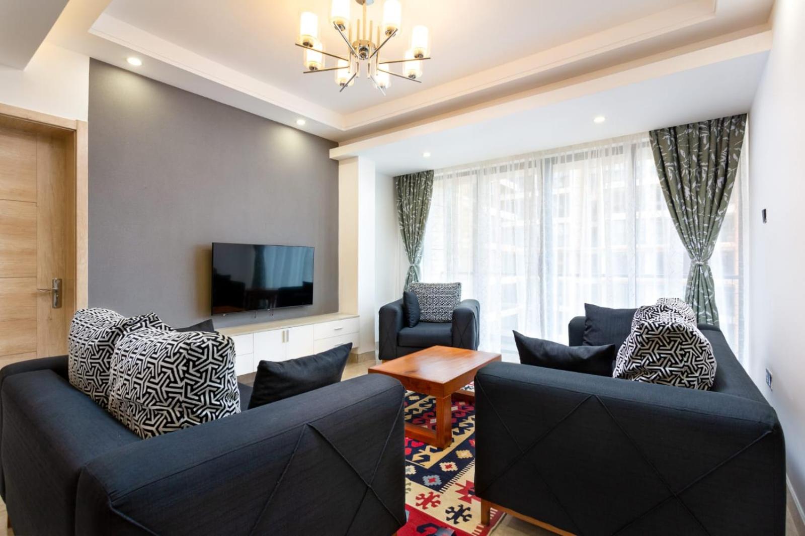 Lux Suites Urban Oasis Apartment photo 3