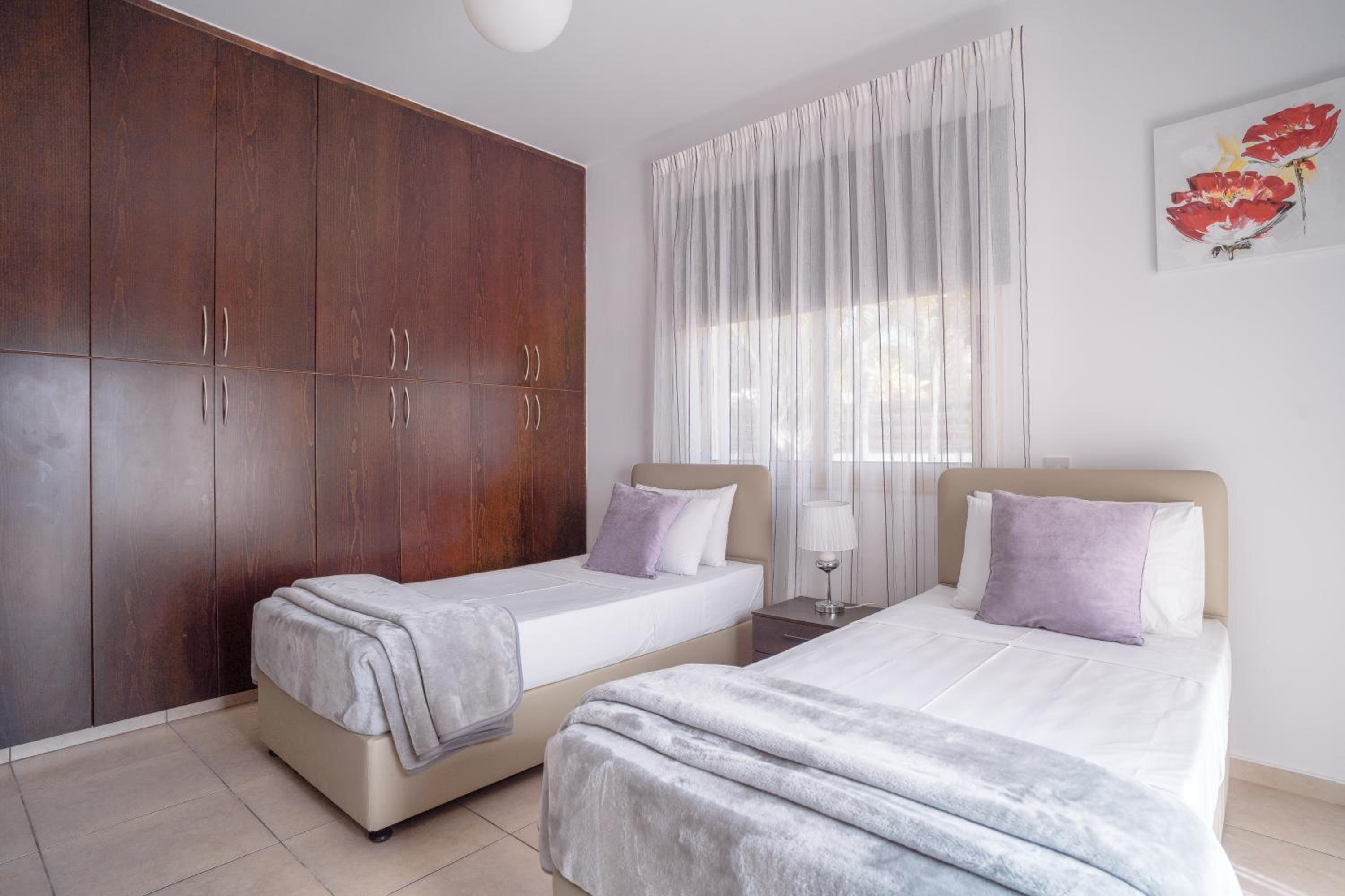 Eframia Dyo by Prestige Bookings