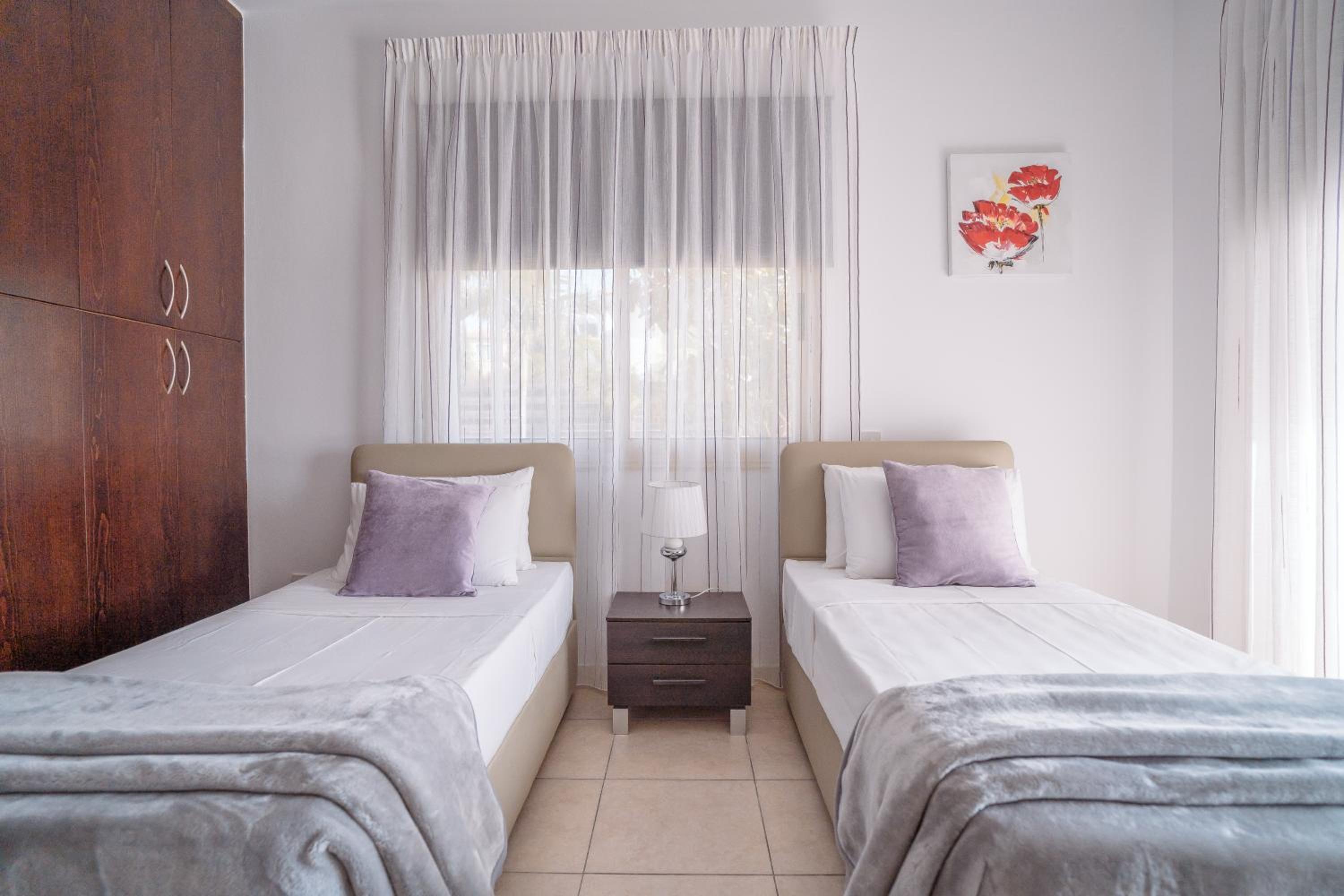 Eframia Dyo by Prestige Bookings