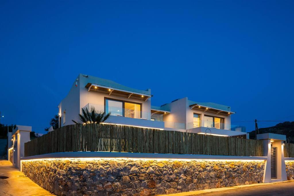 Hotel Villa Daphne-Naiades/ 2 bedrooms,luxury,beachfront - Image 1