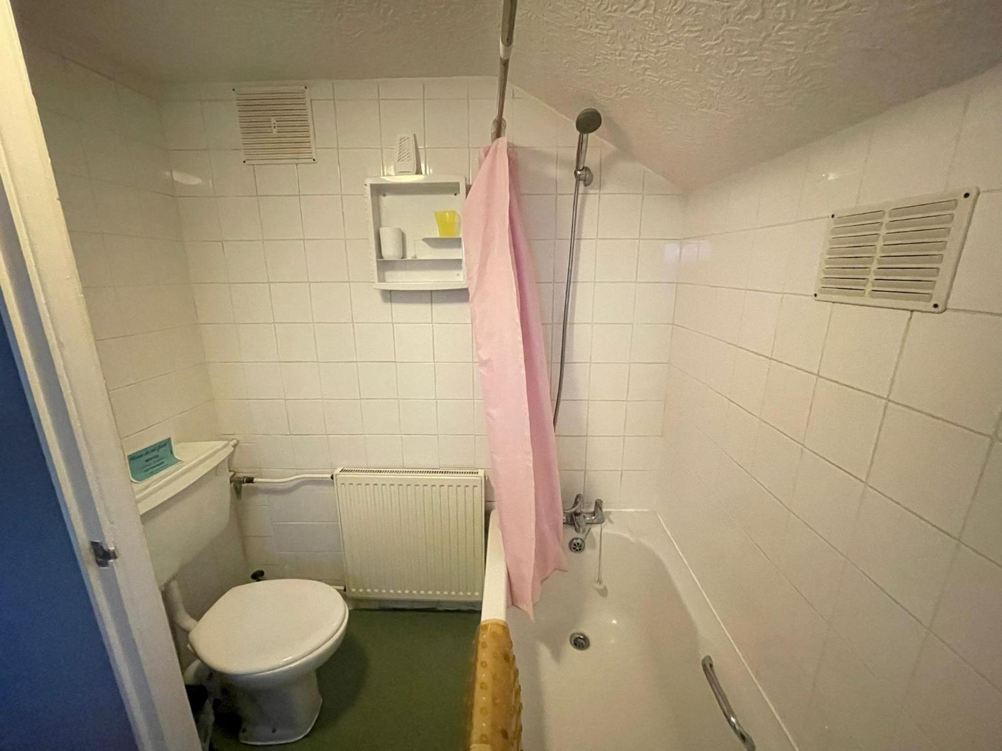 1 Bedroom Ground Floor Holiday Apartment Skegness - Flat 11 view 4