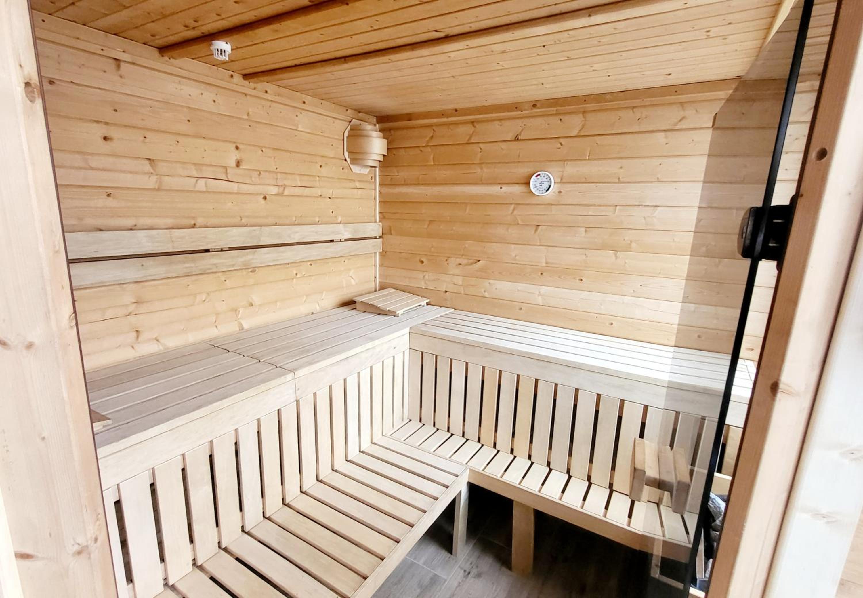 Seehaus Pippa mit Sauna and Whirlpool direkt am See