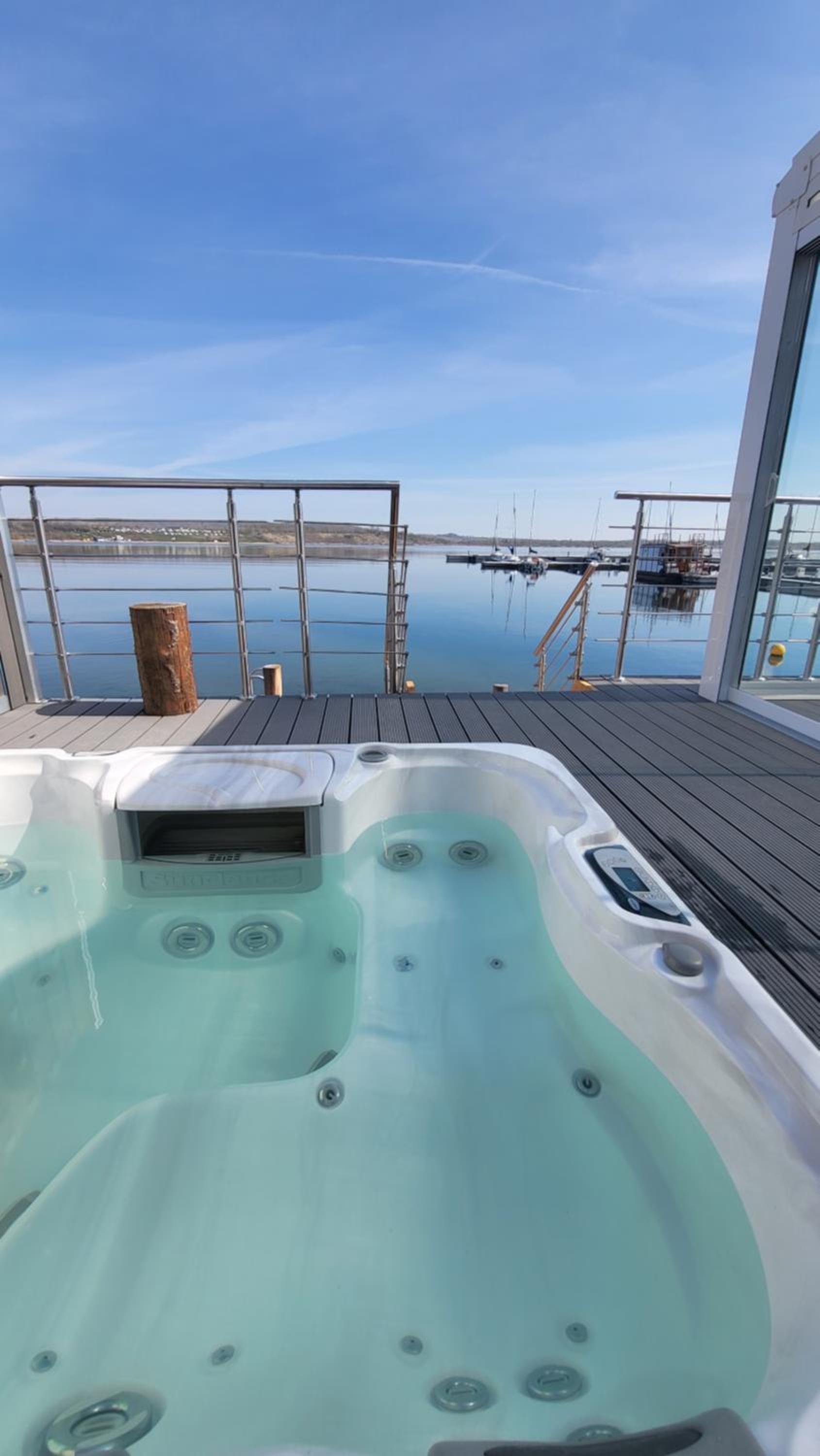 Seehaus Pippa mit Sauna and Whirlpool direkt am See
