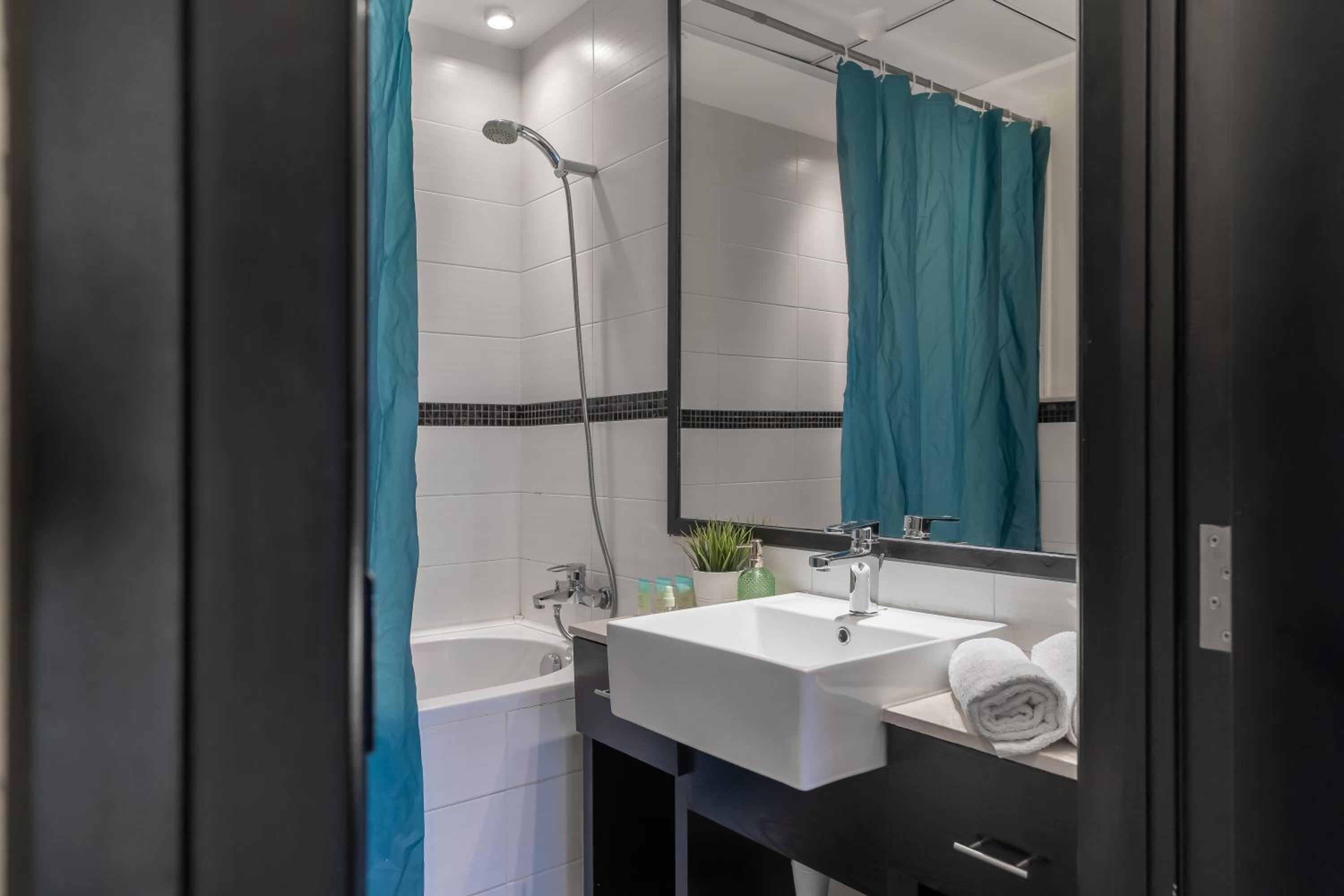 HiGuests - Cute Studio With Balcony, 5-min To The Beach
