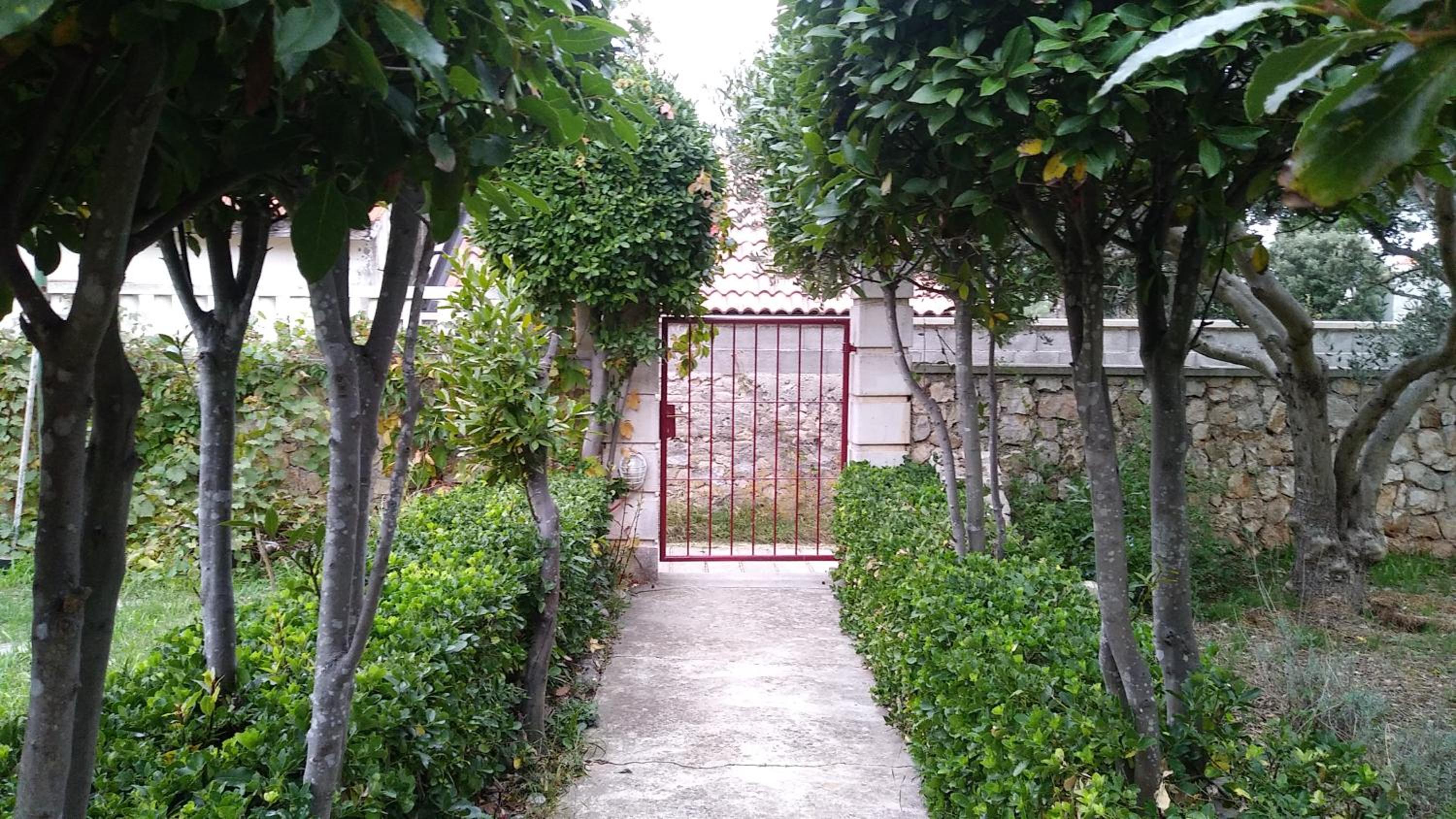 Apartments Lovor