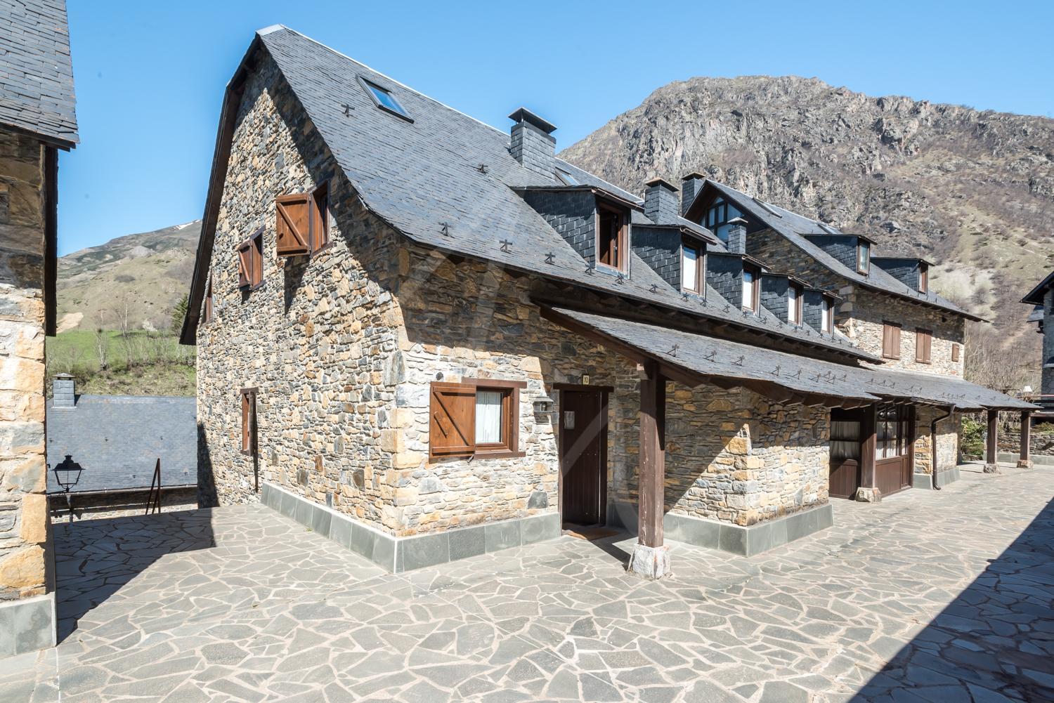 Casa Nere by SeaMount Rentals