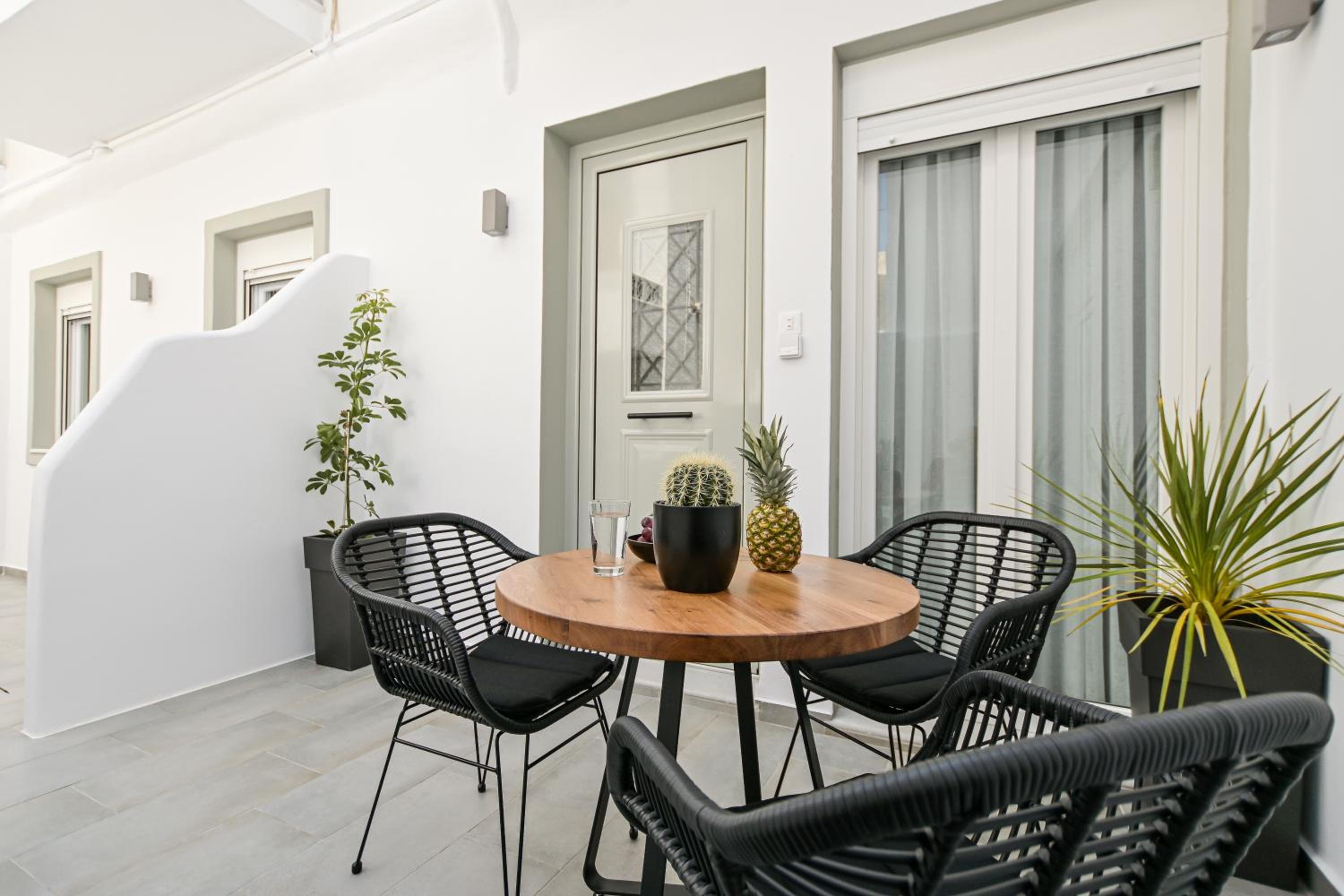 Hotel Mythos Luxury Suite - Image 1