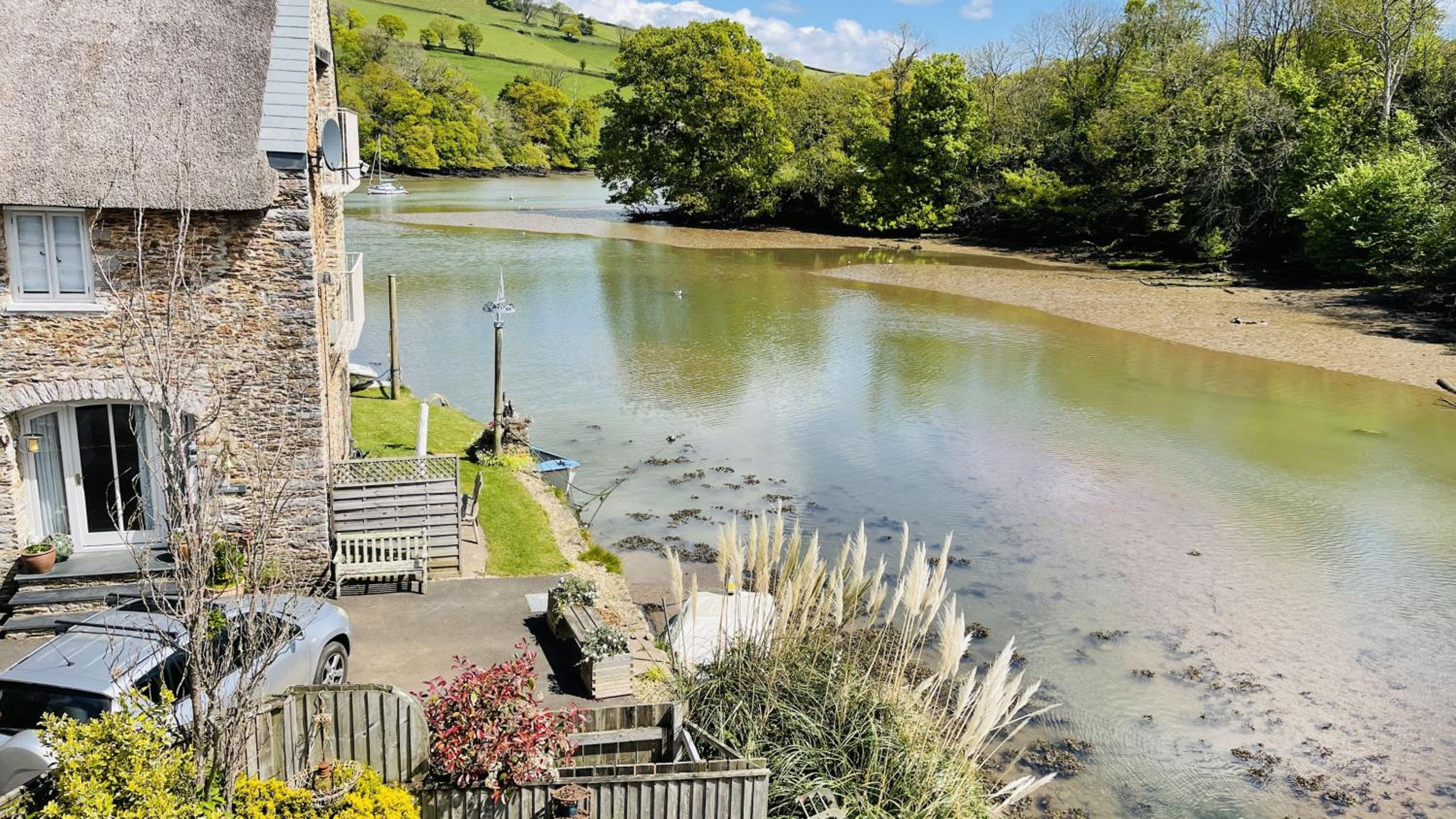 Duck Cottage - Waters Edge, Exclusive Village Location view 3