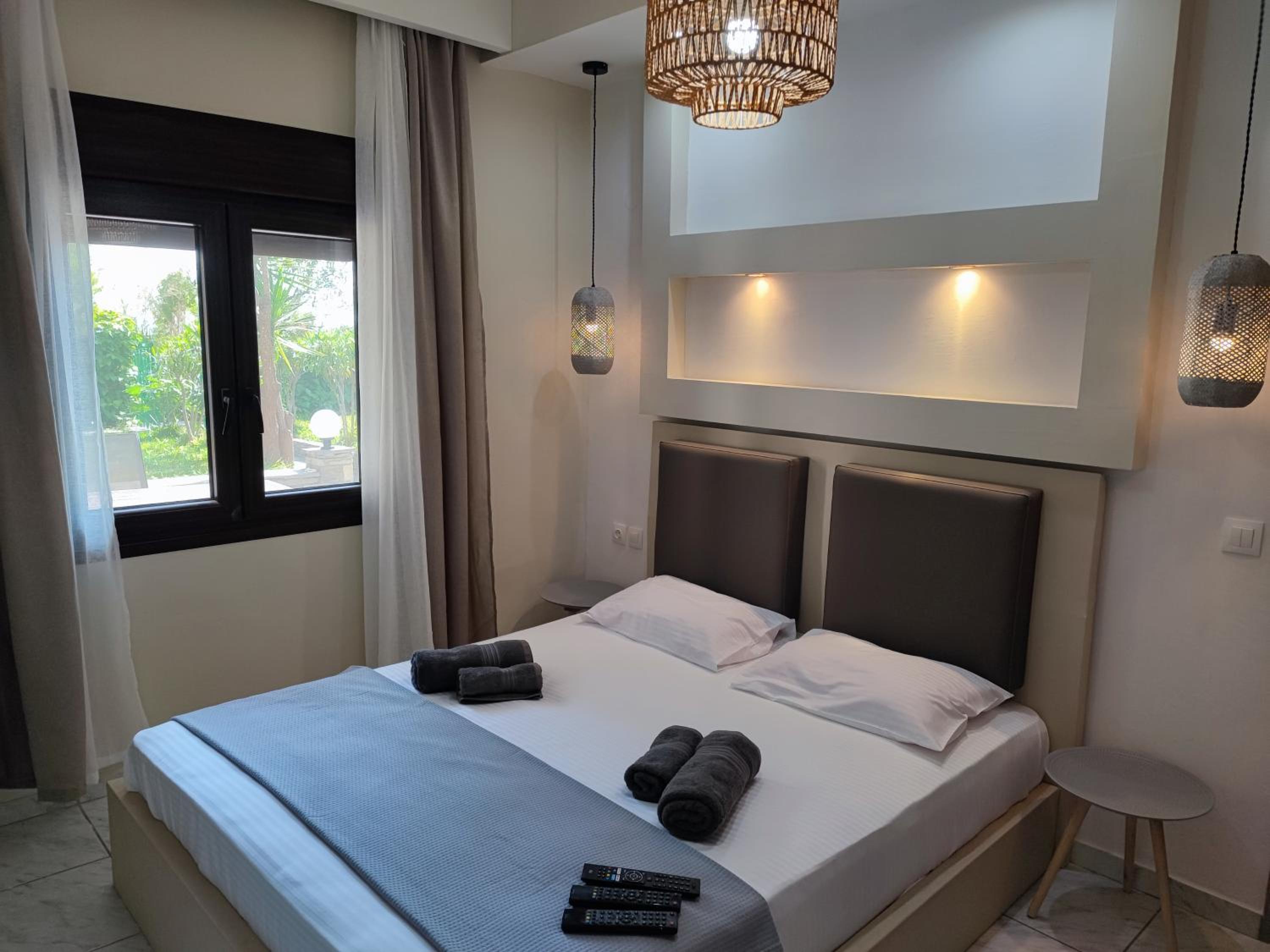 Mina's House Beachfront Apartments photo 5