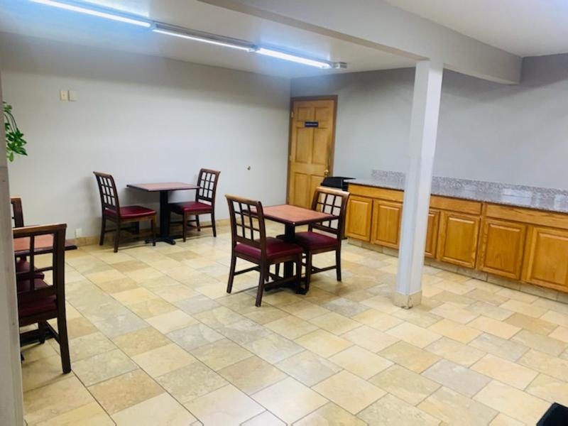 Rodeway Inn Columbus West - Image 5