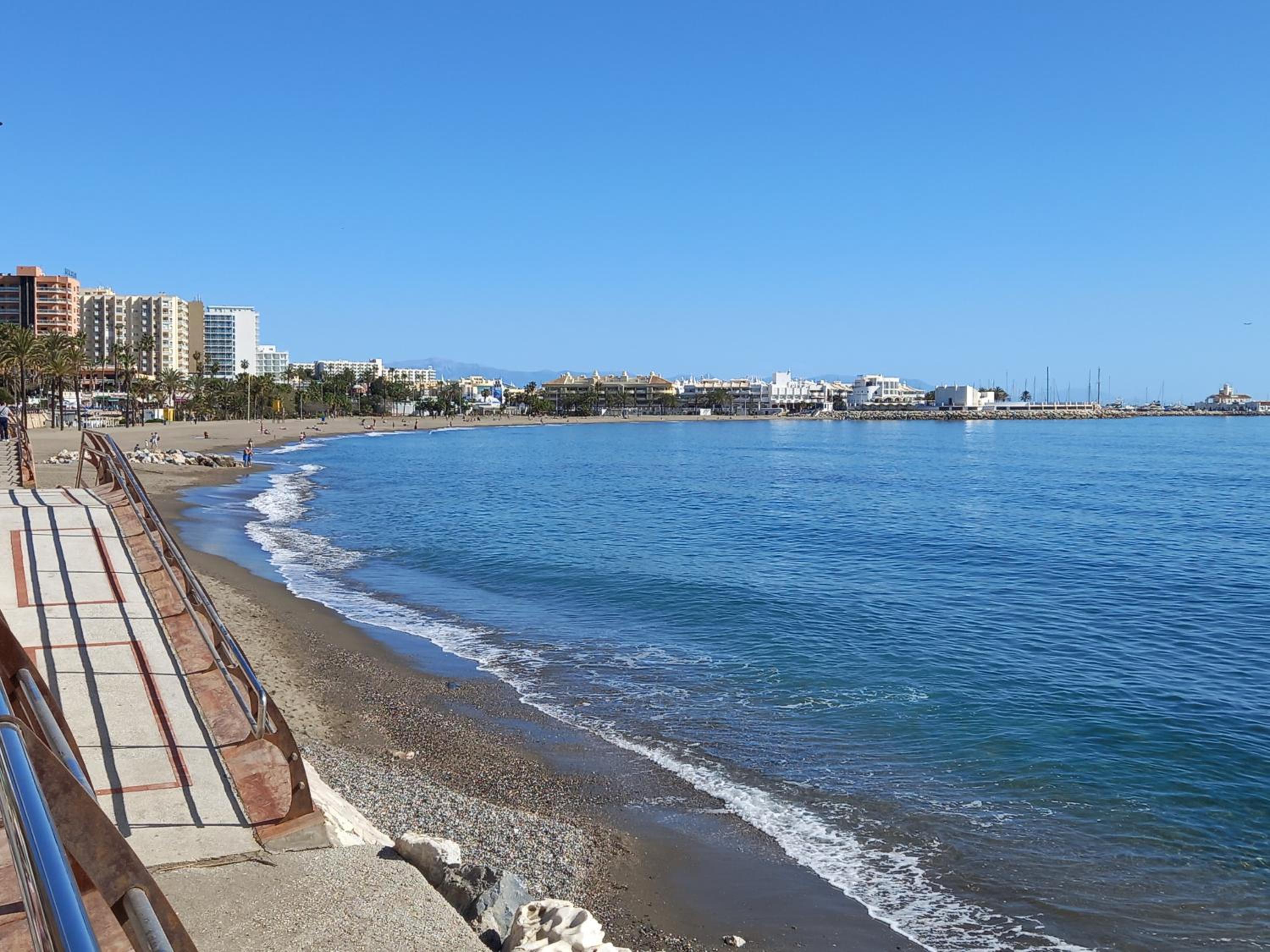 Beachfront apartment DIANA 2