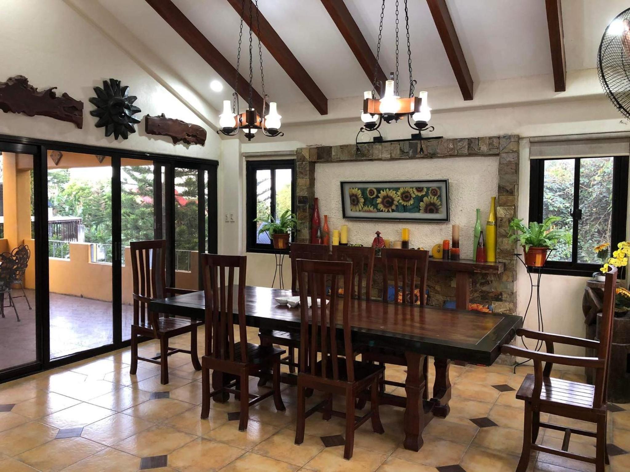 Tagaytay BNR Guesthouse 4BR With Balcony 12-14 Guest view 4