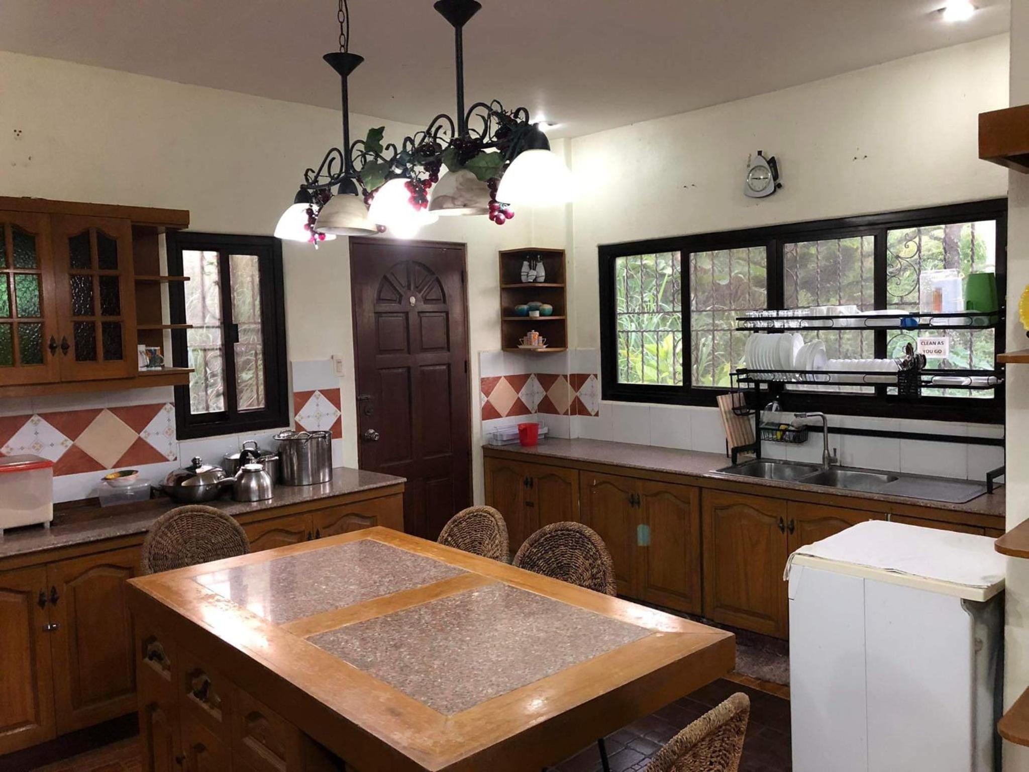 Tagaytay BNR Guesthouse 4BR With Balcony 12-14 Guest view 5