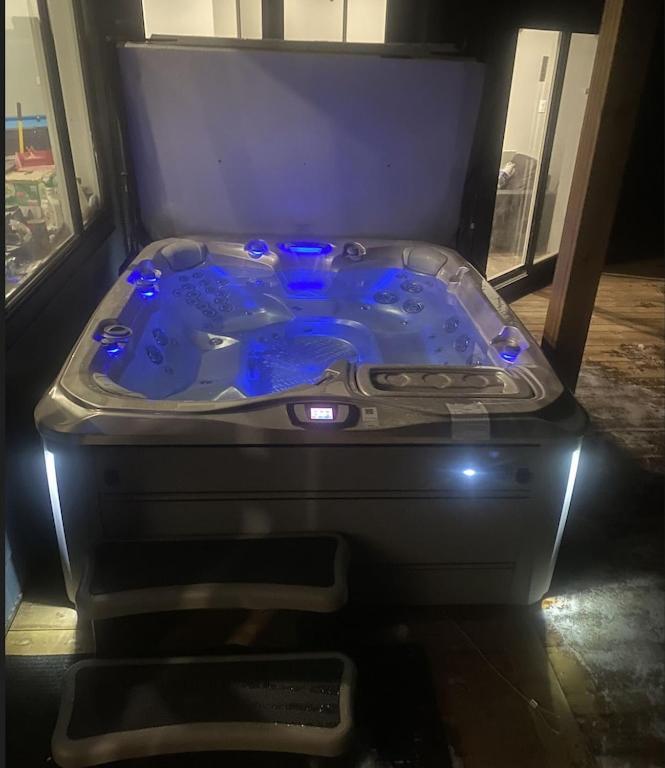 Ski in Ski Out with Huge Game Room and Hot Tub