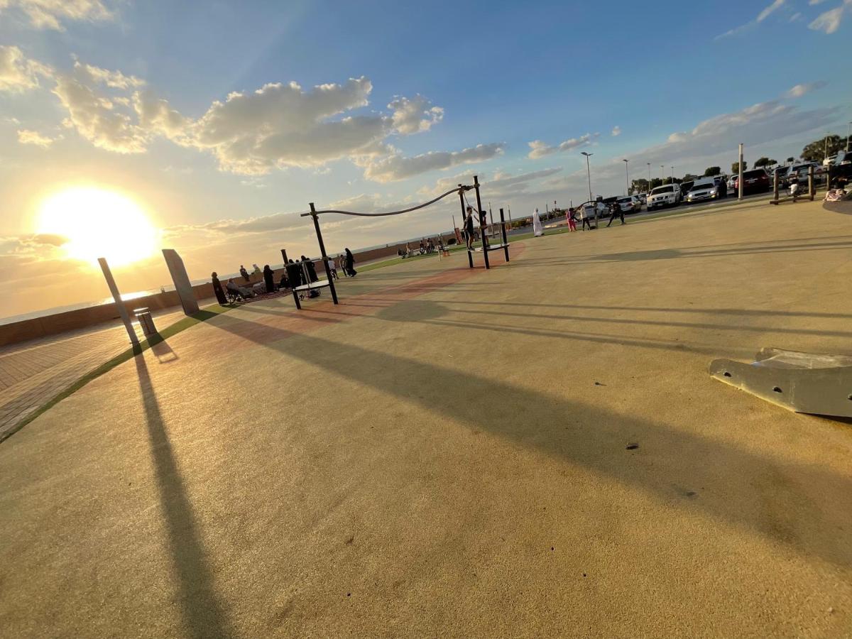 Amazing 1 Bedroom Apartment Next To The Beach