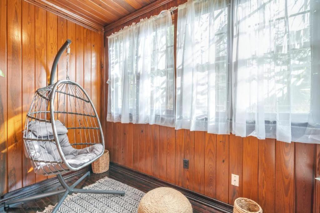 Comfy Pet Friendly Home in Jacksonville Mins to Downtown view 3
