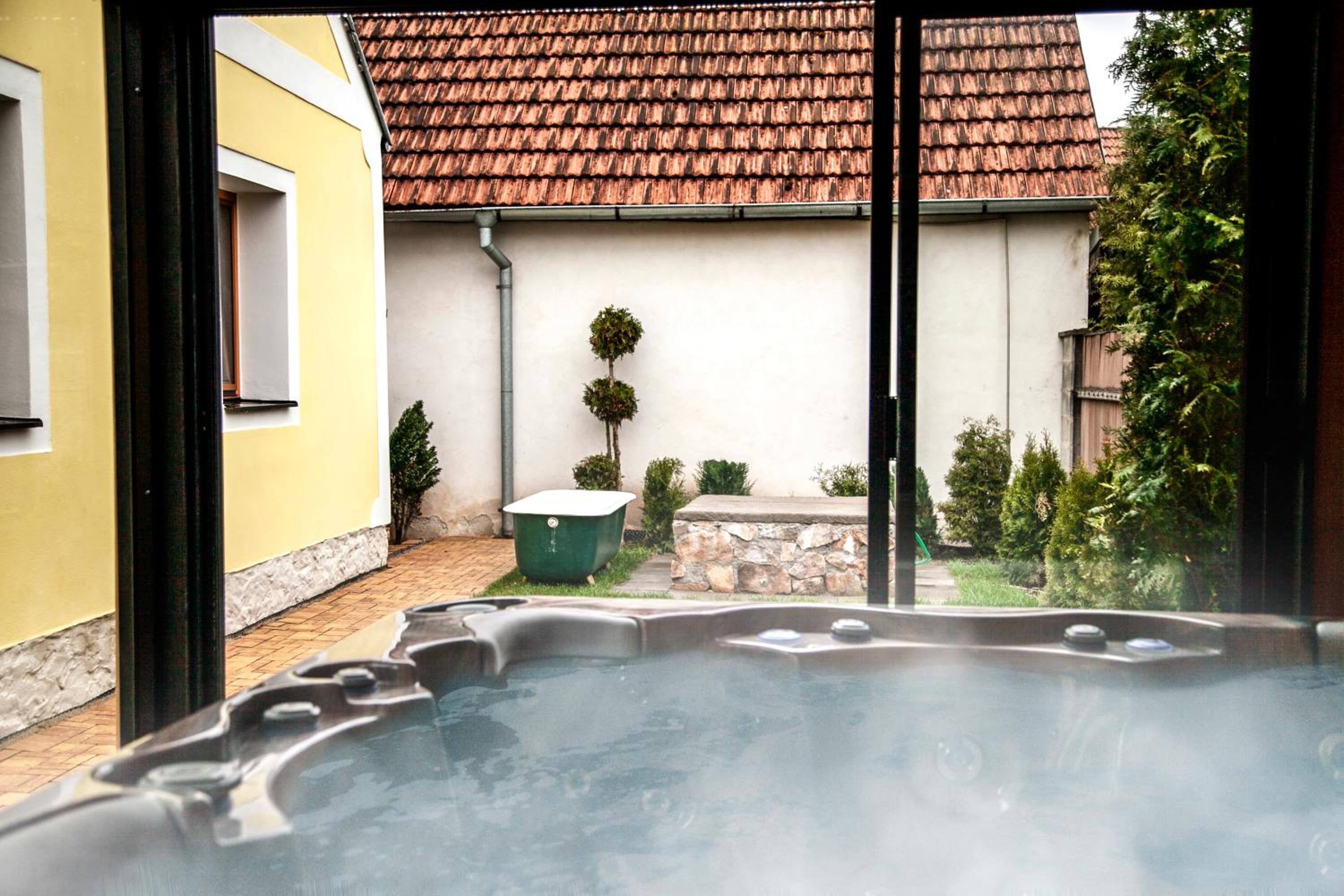 Škorničkův statek - Tátova chalupa s wellness za příplatek