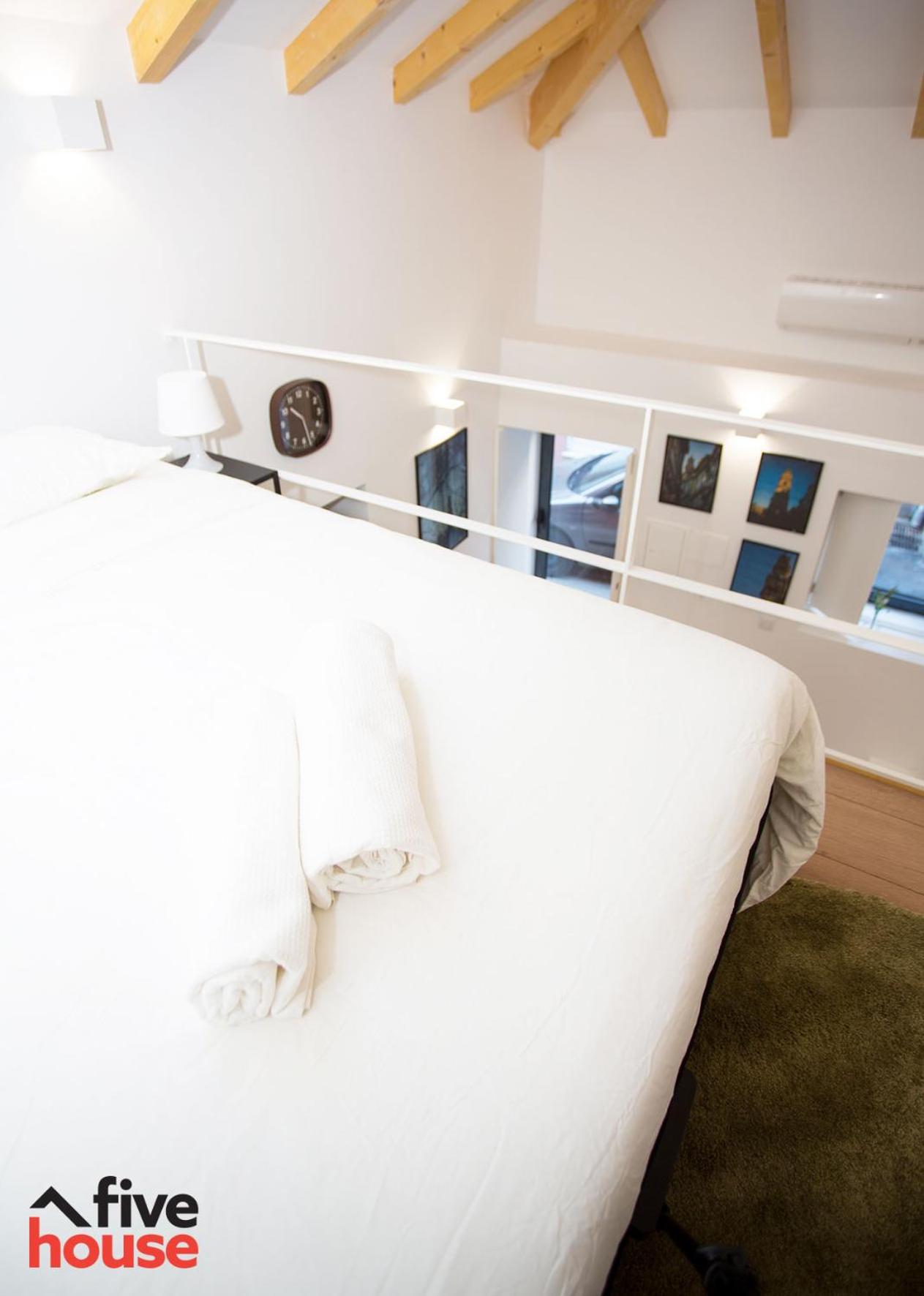 FIVE HOUSE 16 en Porto