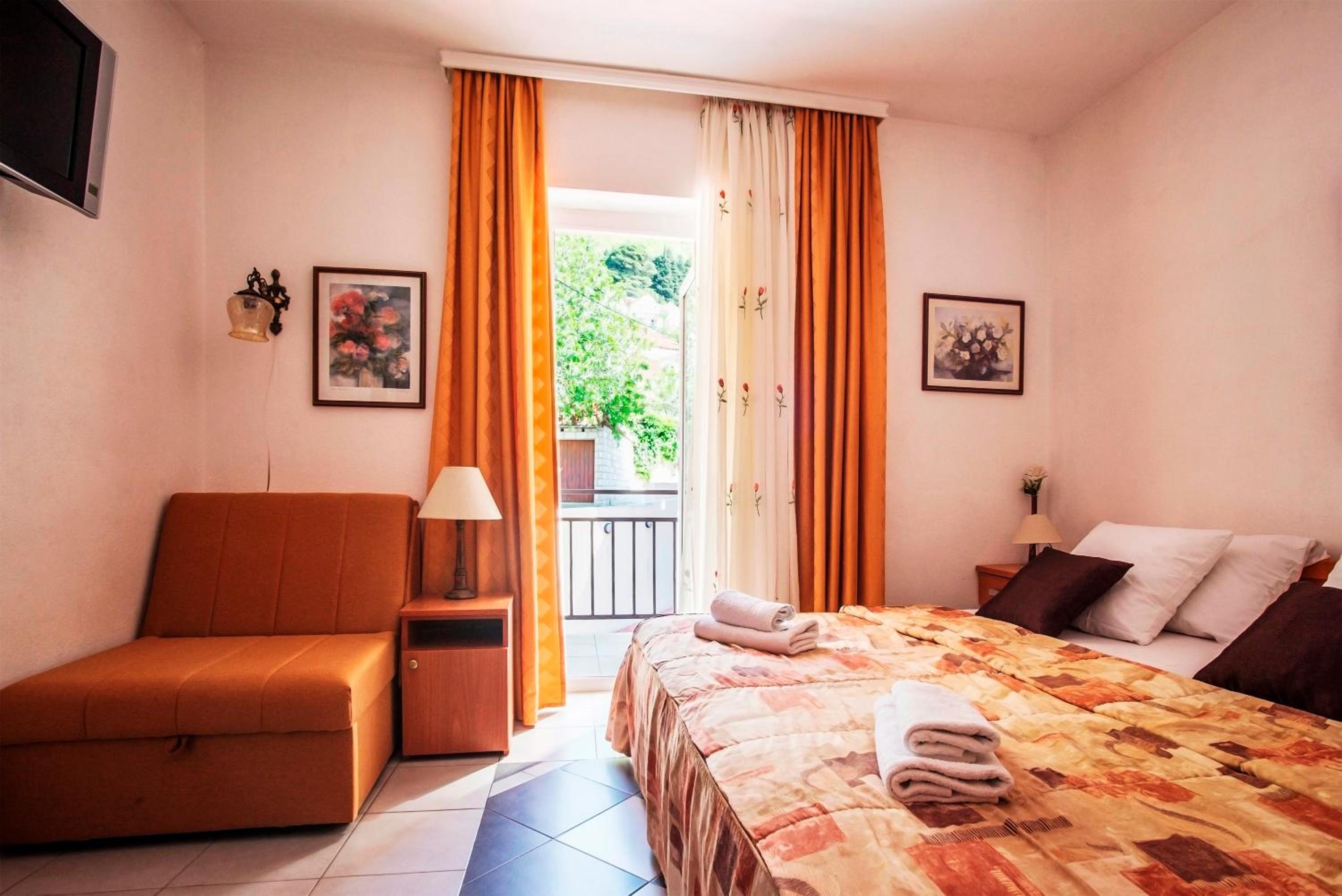 Apartments MaXhit