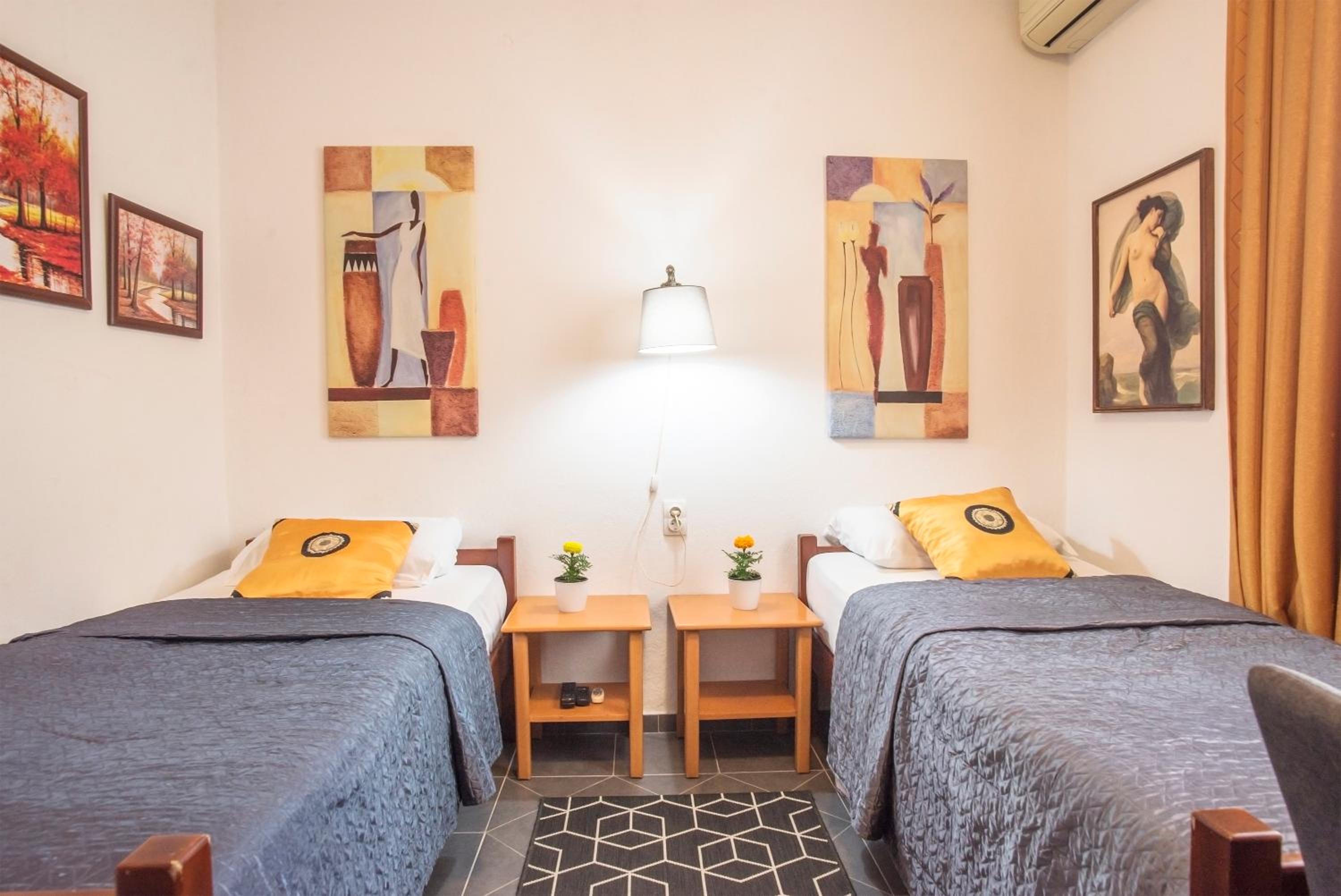 Apartments MaXhit