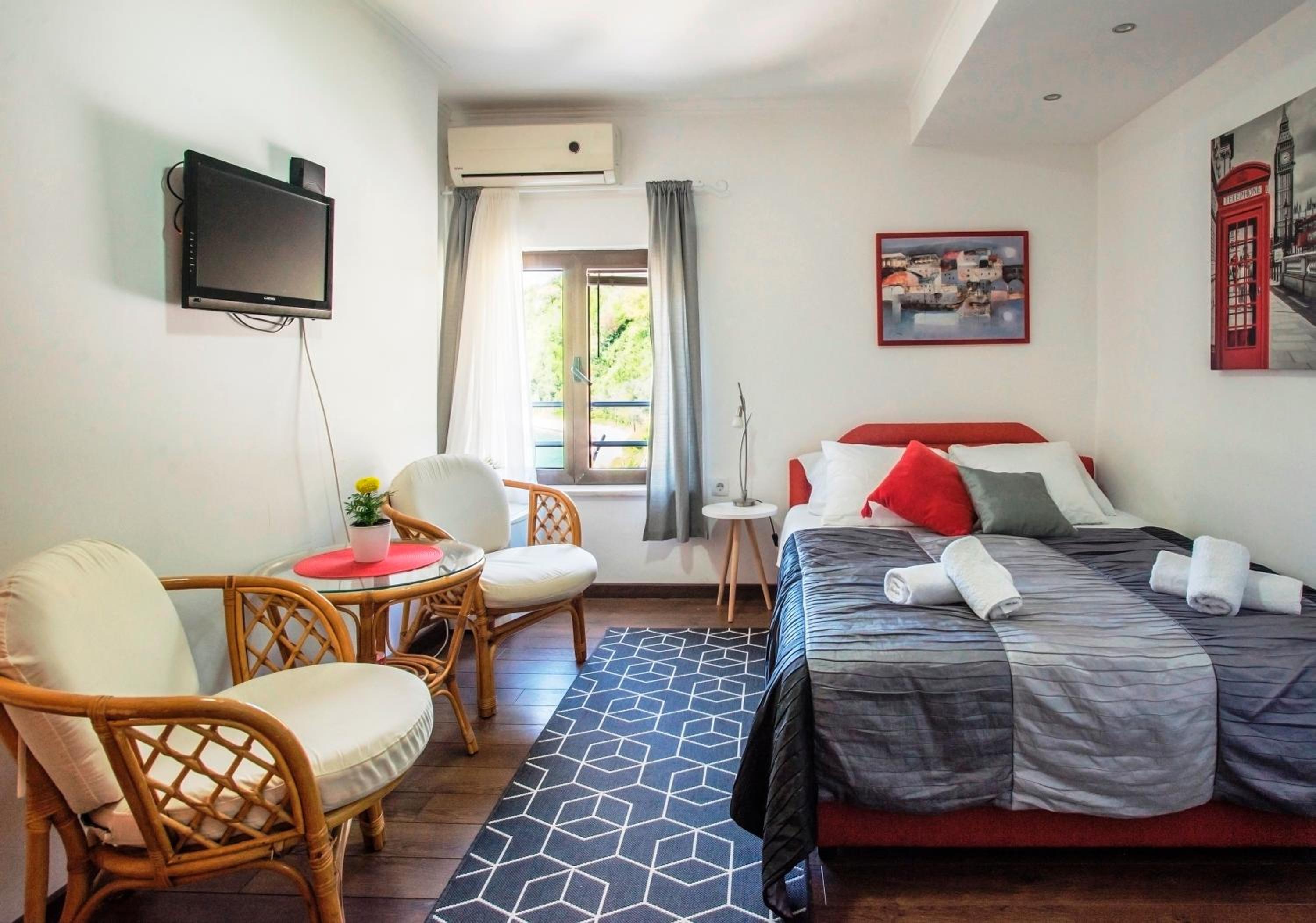 Apartments MaXhit
