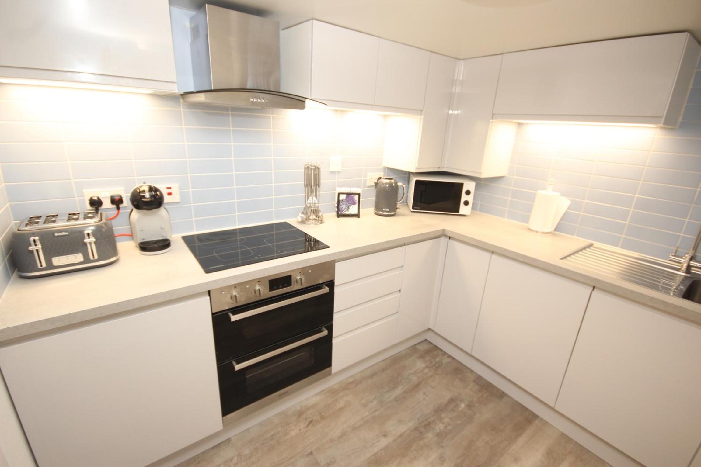 Zen Cottage Cullen - Sleeps 4 Garden & Pets Ok view 4