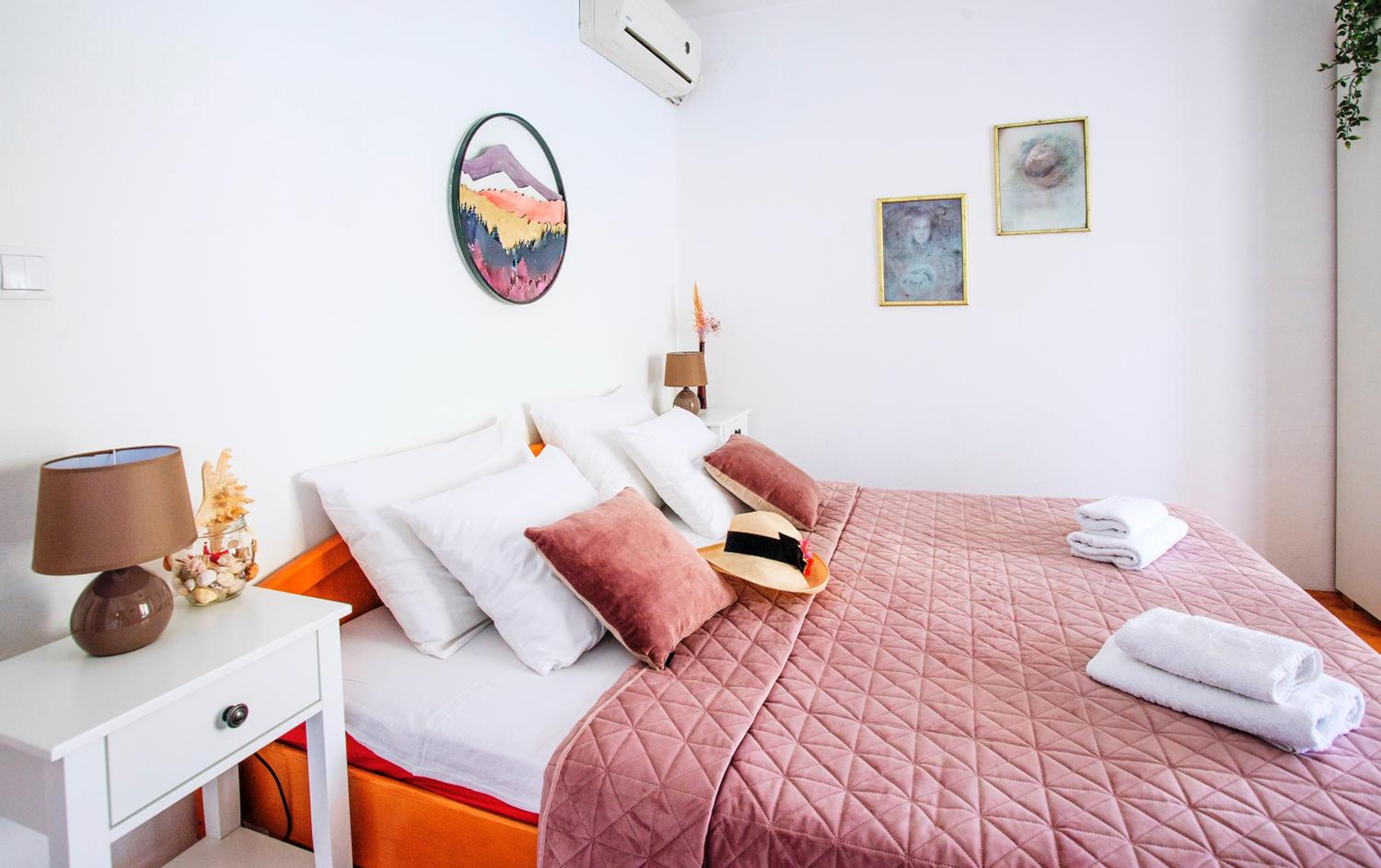 Apartments MaXhit