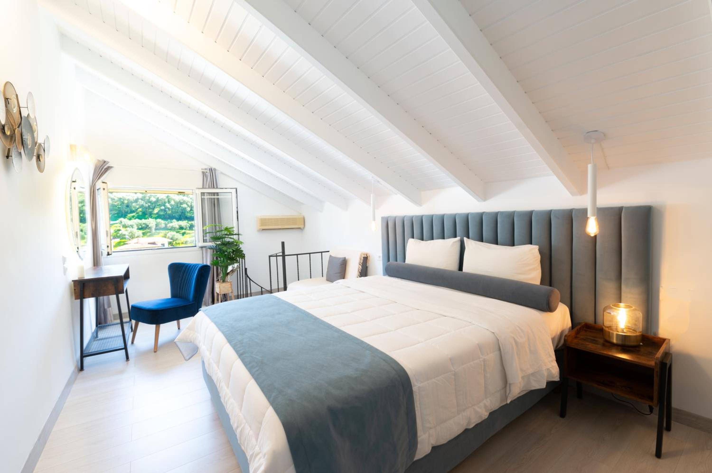 Photo 100