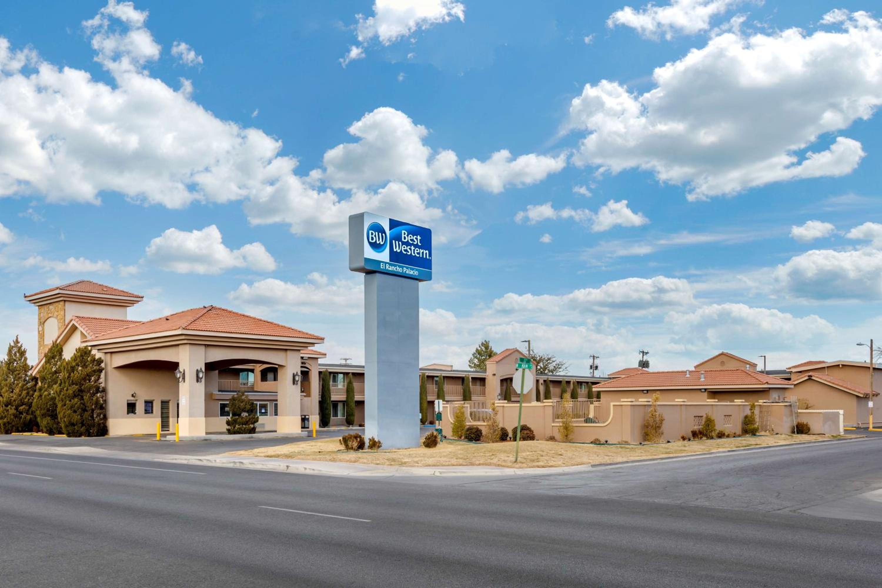 Roswell Vacations - Best Western El Rancho Palacio - Property Image 1