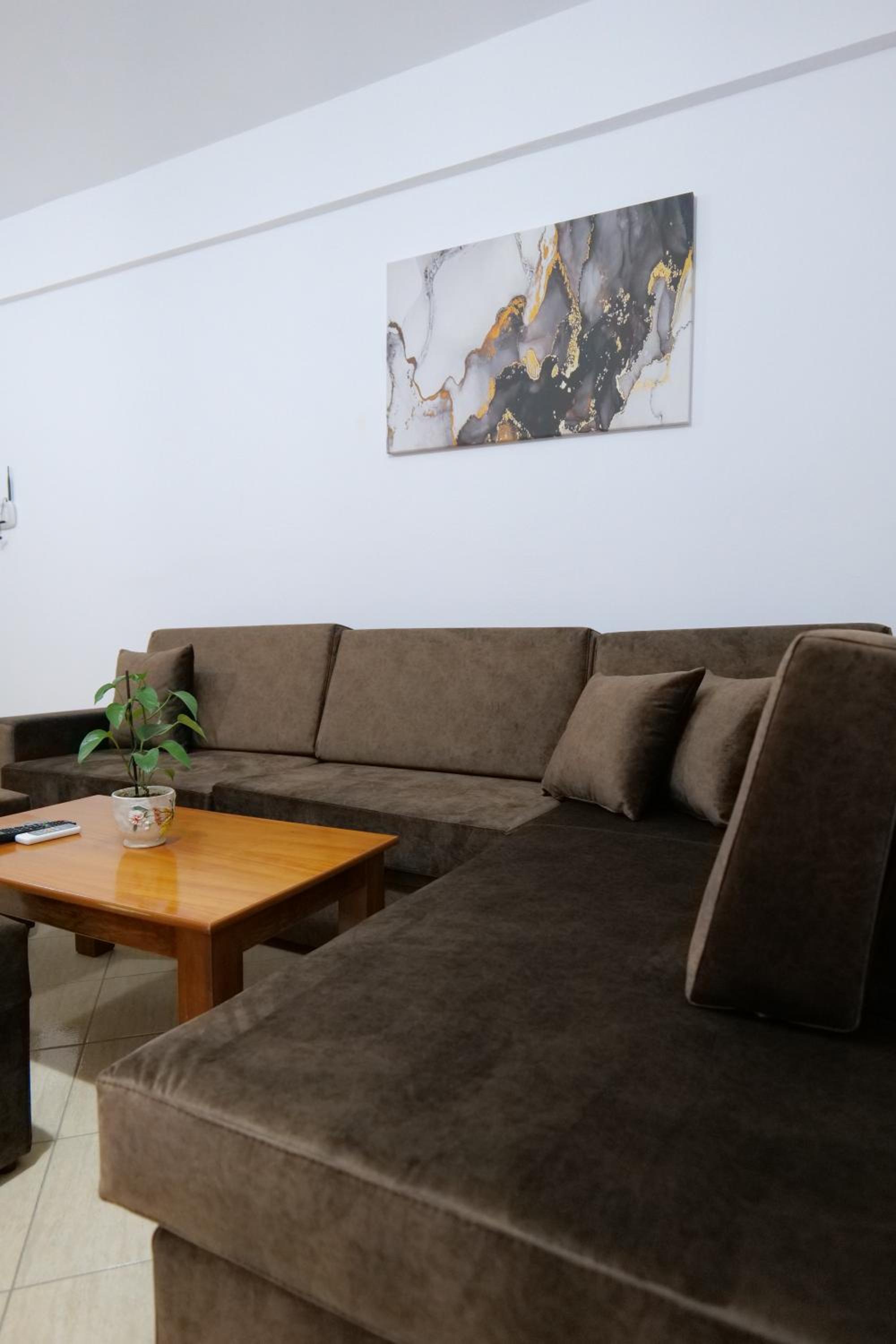 Ernest Apartments