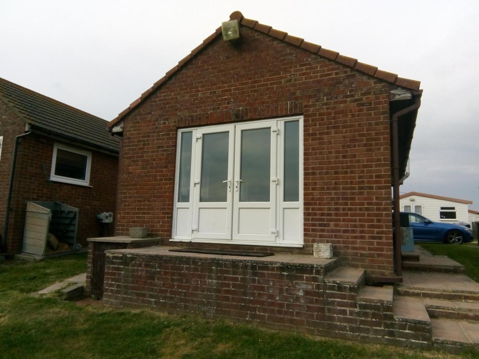 Shirls chalet in Sheppey, Leysdown view 3