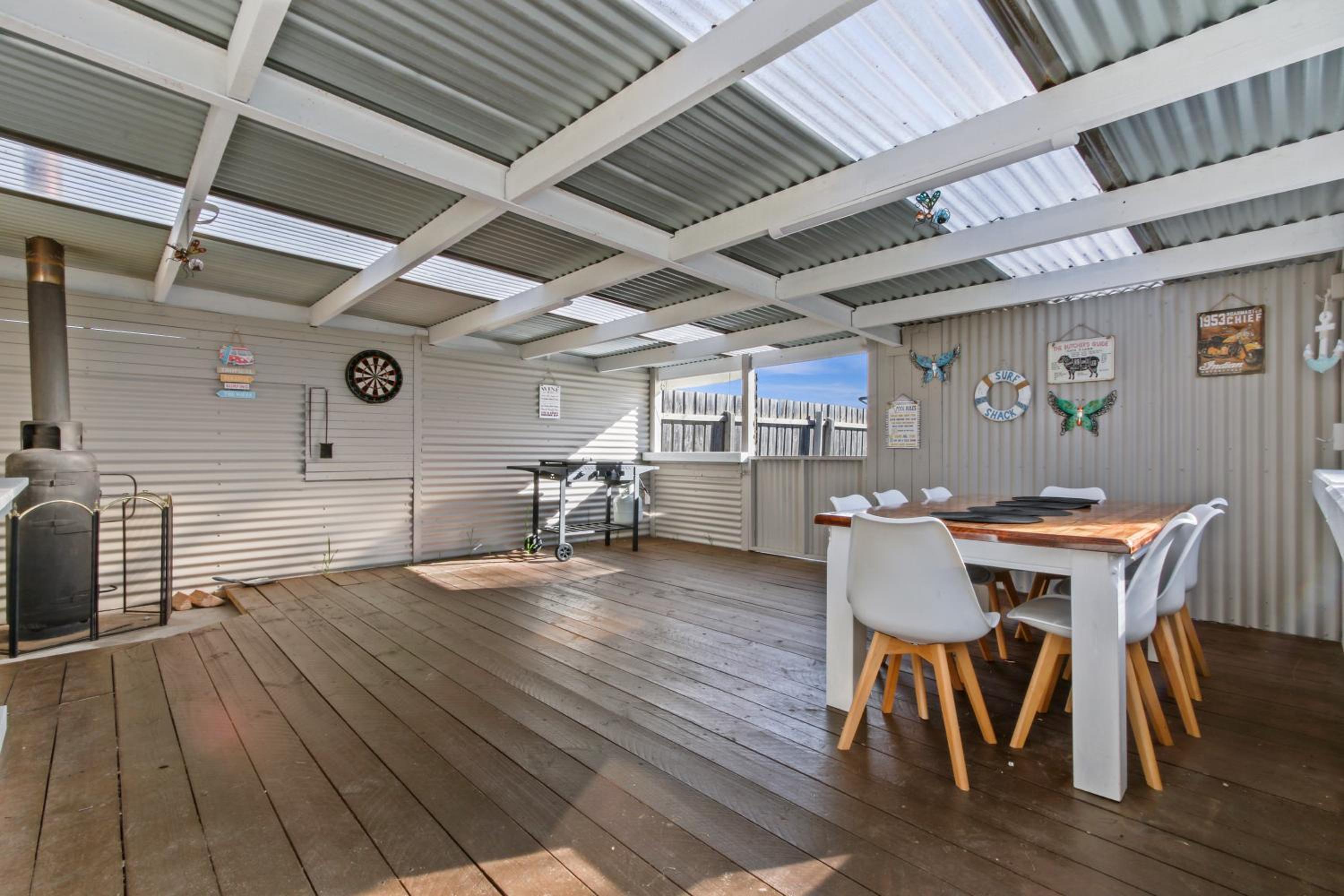 The Beaches on Lakes House - Central Coastal Stay