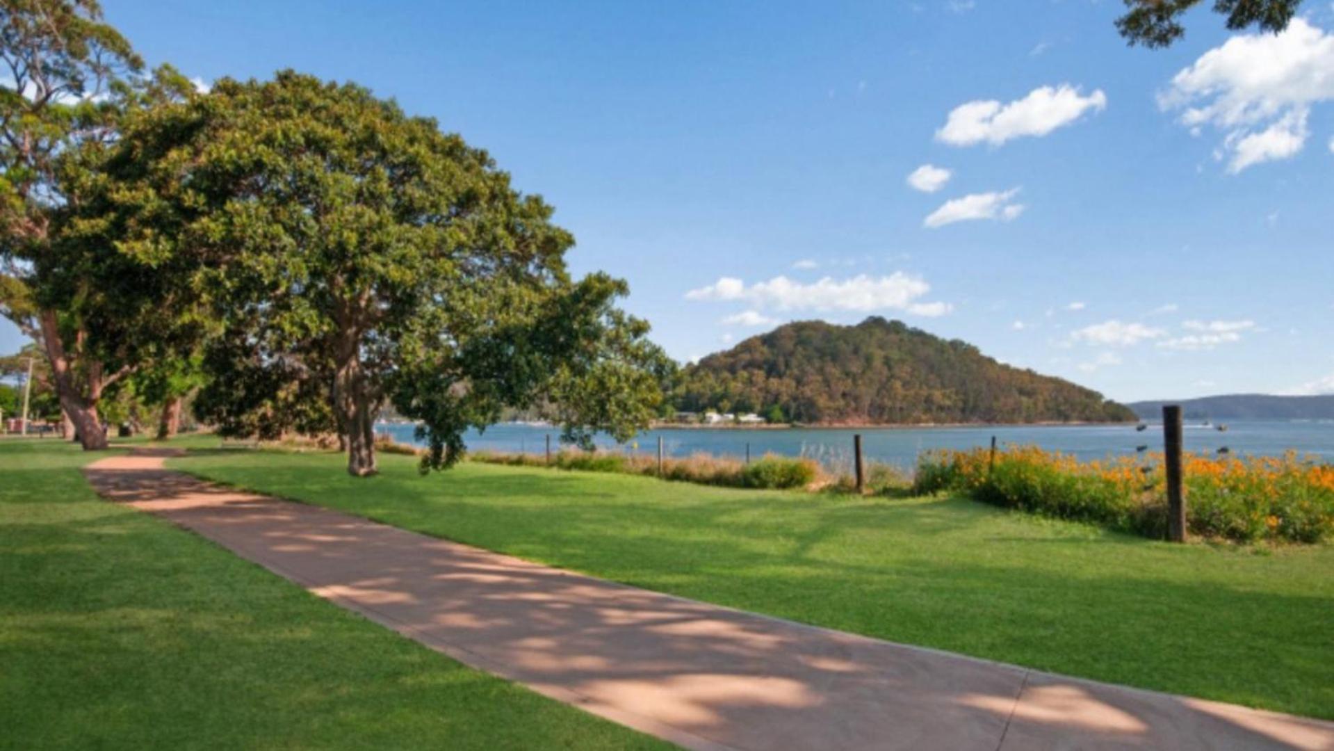 By The Beach - Waterfront Ettalong Beach