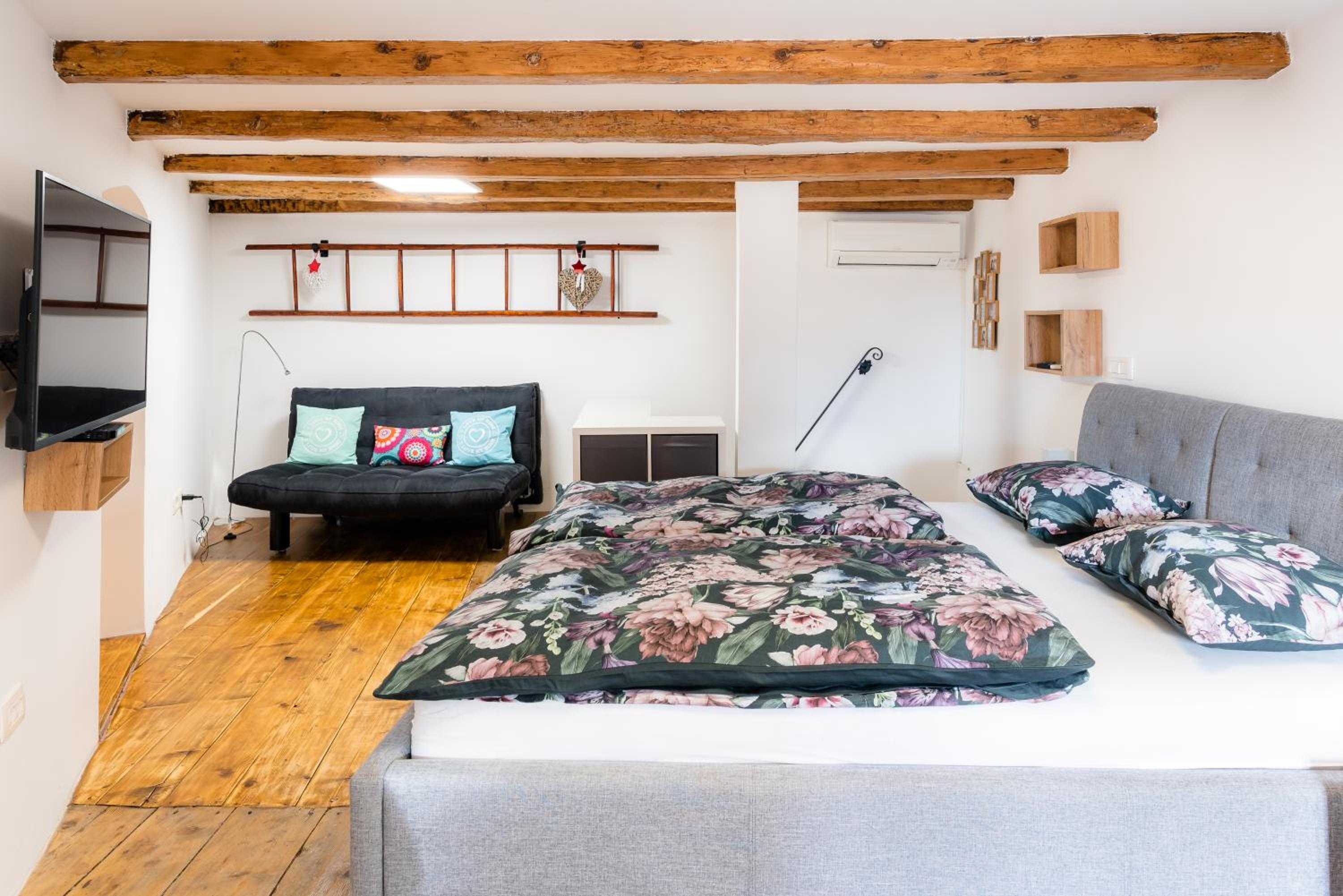 Apartment VILLA IRENA Great For a Family Holiday With Free Parking And EV Station view 2