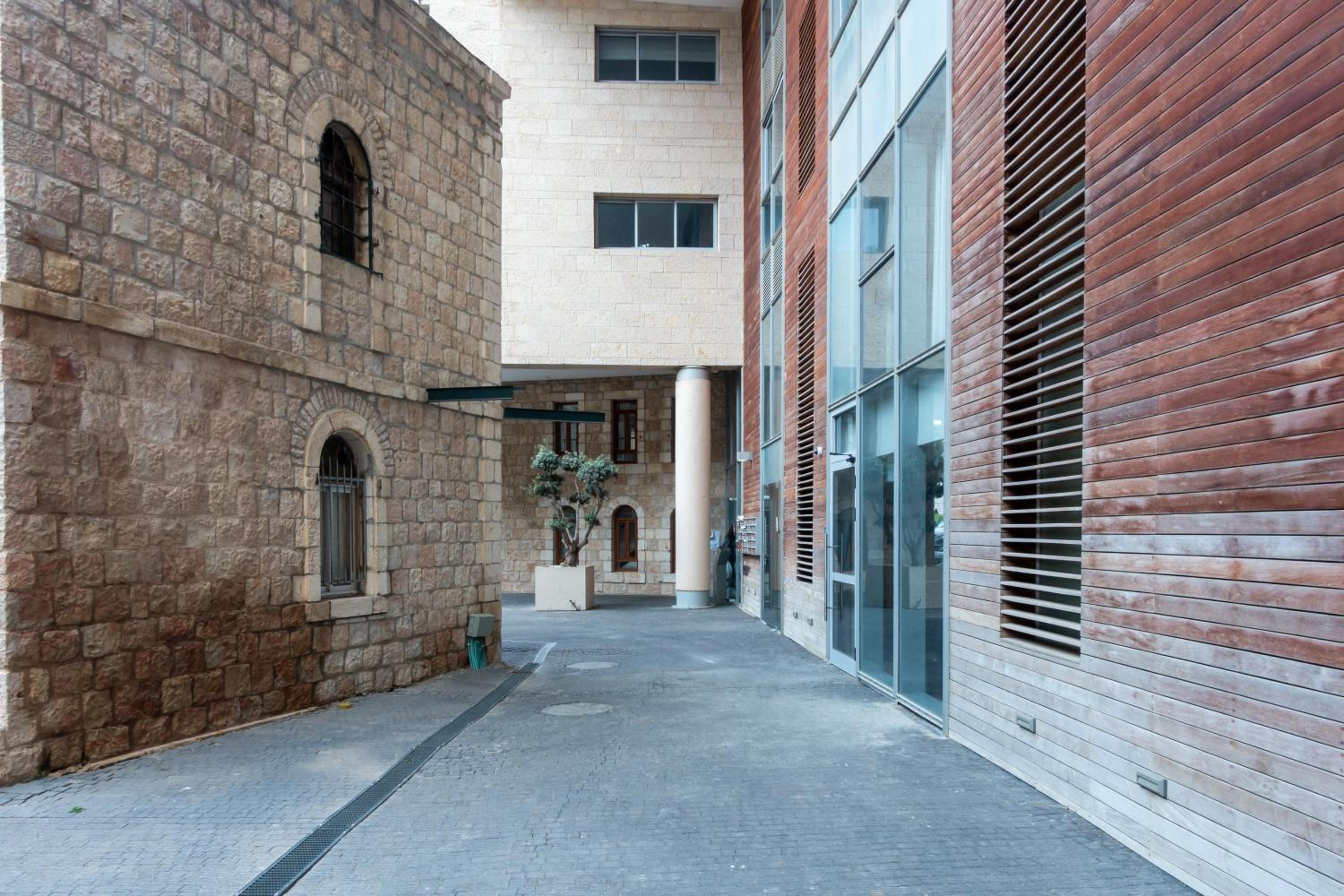 Hotel Urbanic Hotel - Image 1