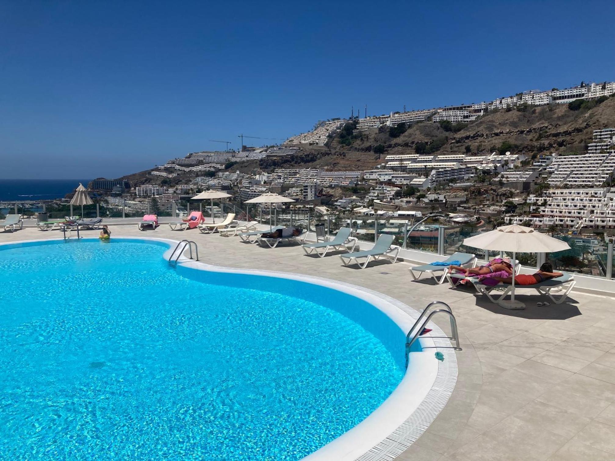 Spacious flat with ocean view view 4