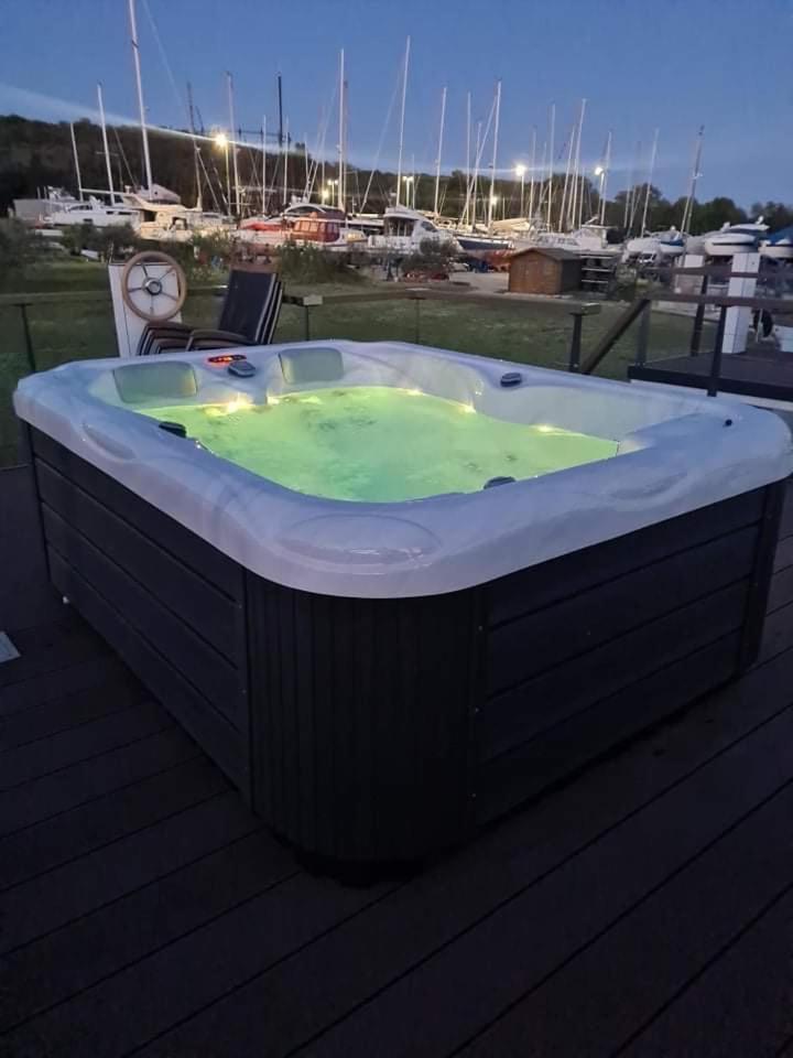 Floating House VARONI view 2