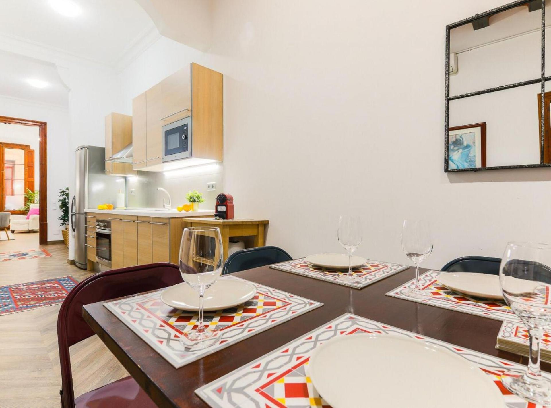 GREAT SPACIOUS APARTMENT IN THE GOTHIC QUARTER