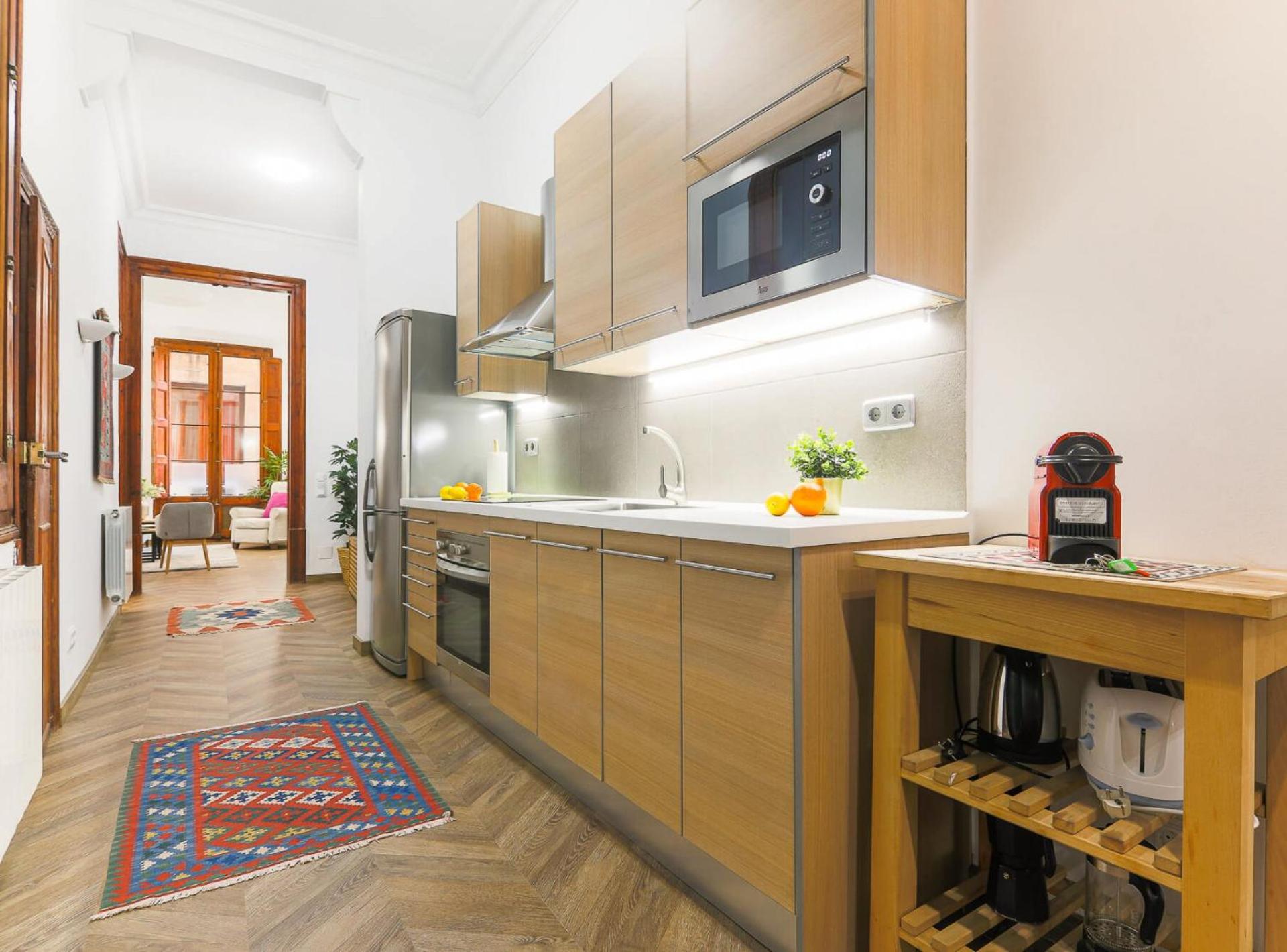 GREAT SPACIOUS APARTMENT IN THE GOTHIC QUARTER